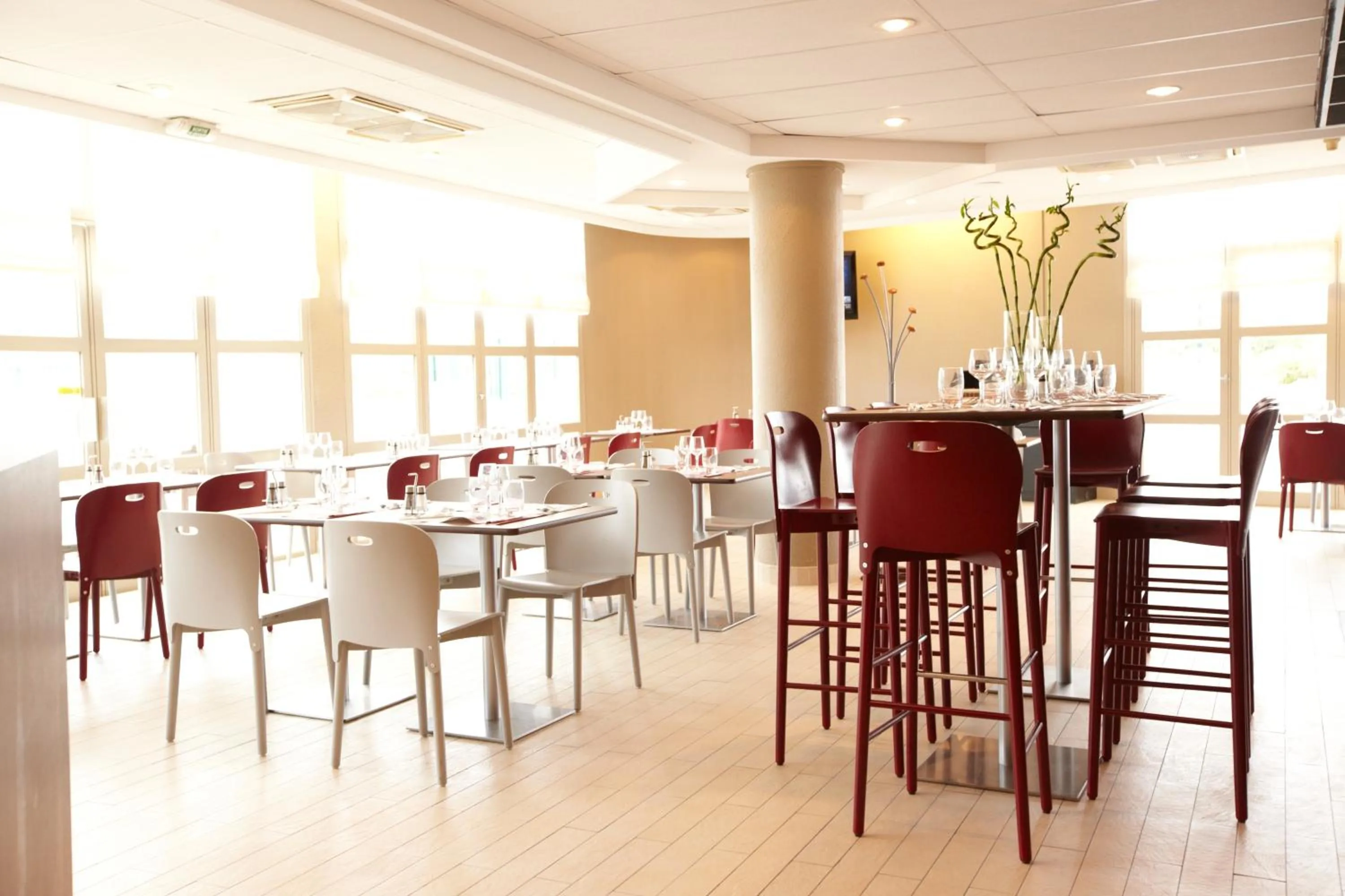 Restaurant/places to eat in Campanile Paris Est Bobigny