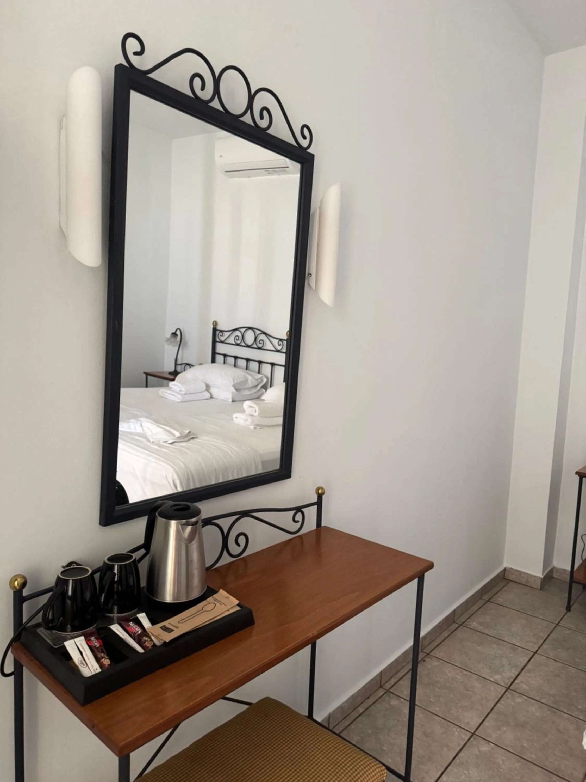 Coffee/tea facilities, Bed in Esperance 2