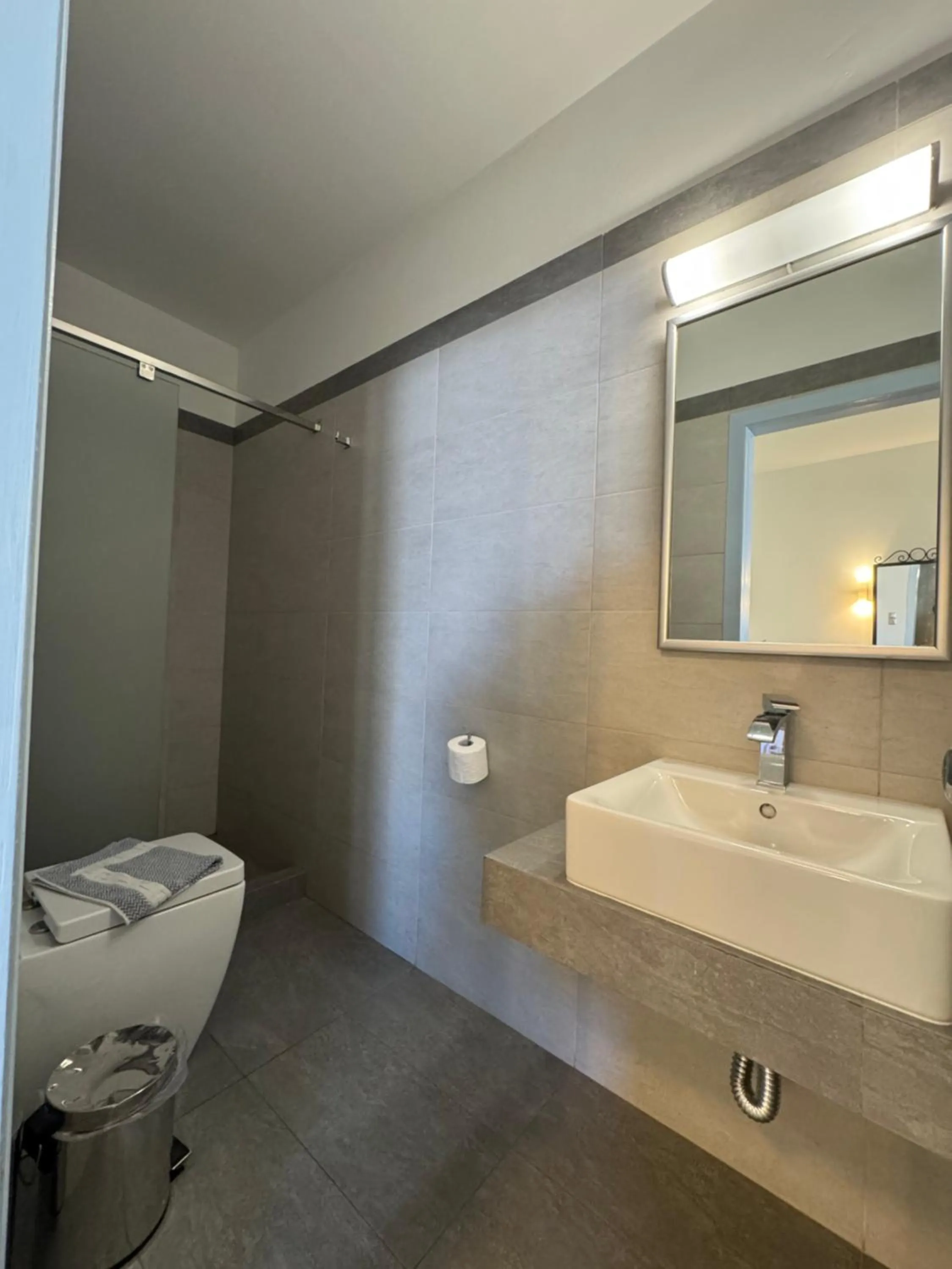 Bathroom in Esperance 2