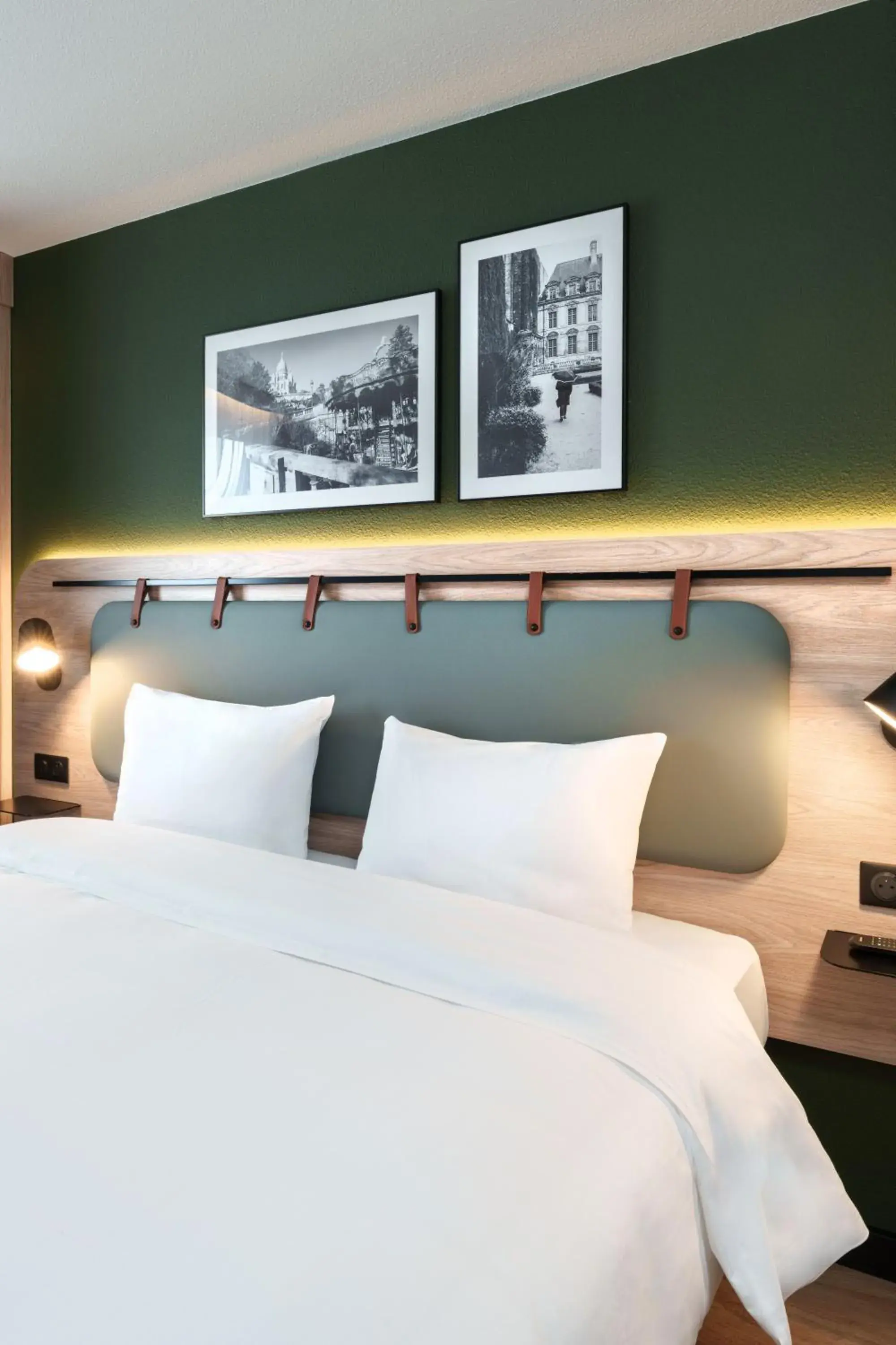 Superior Room - 1 King Bed in Campanile PRIME - Paris 15 Tour Eiffel Superior Room - 1 King Bed in Campanile PRIME - Paris 15 Tour Eiffel