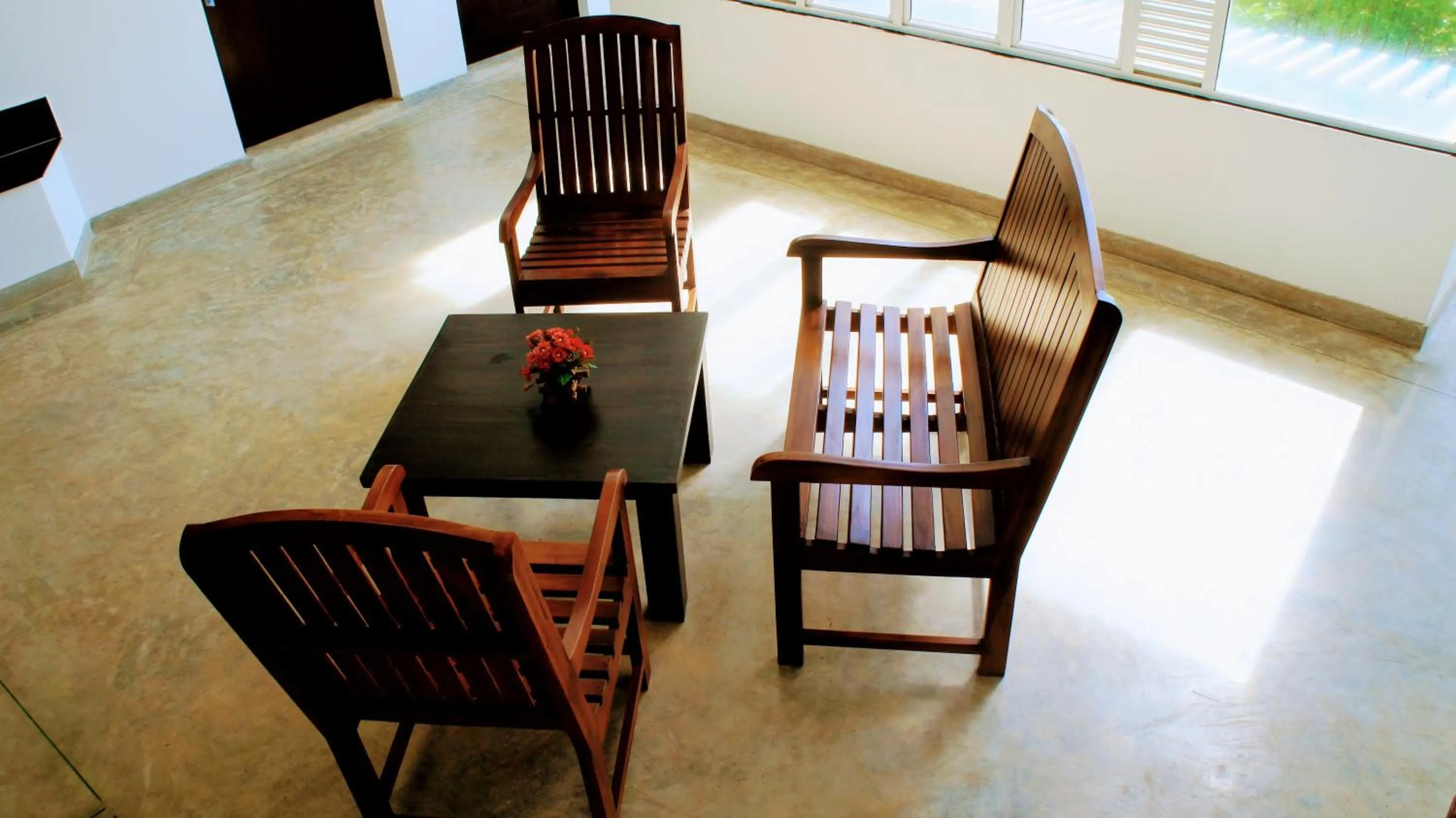 Communal lounge/ TV room in Mirissa Gate Resort