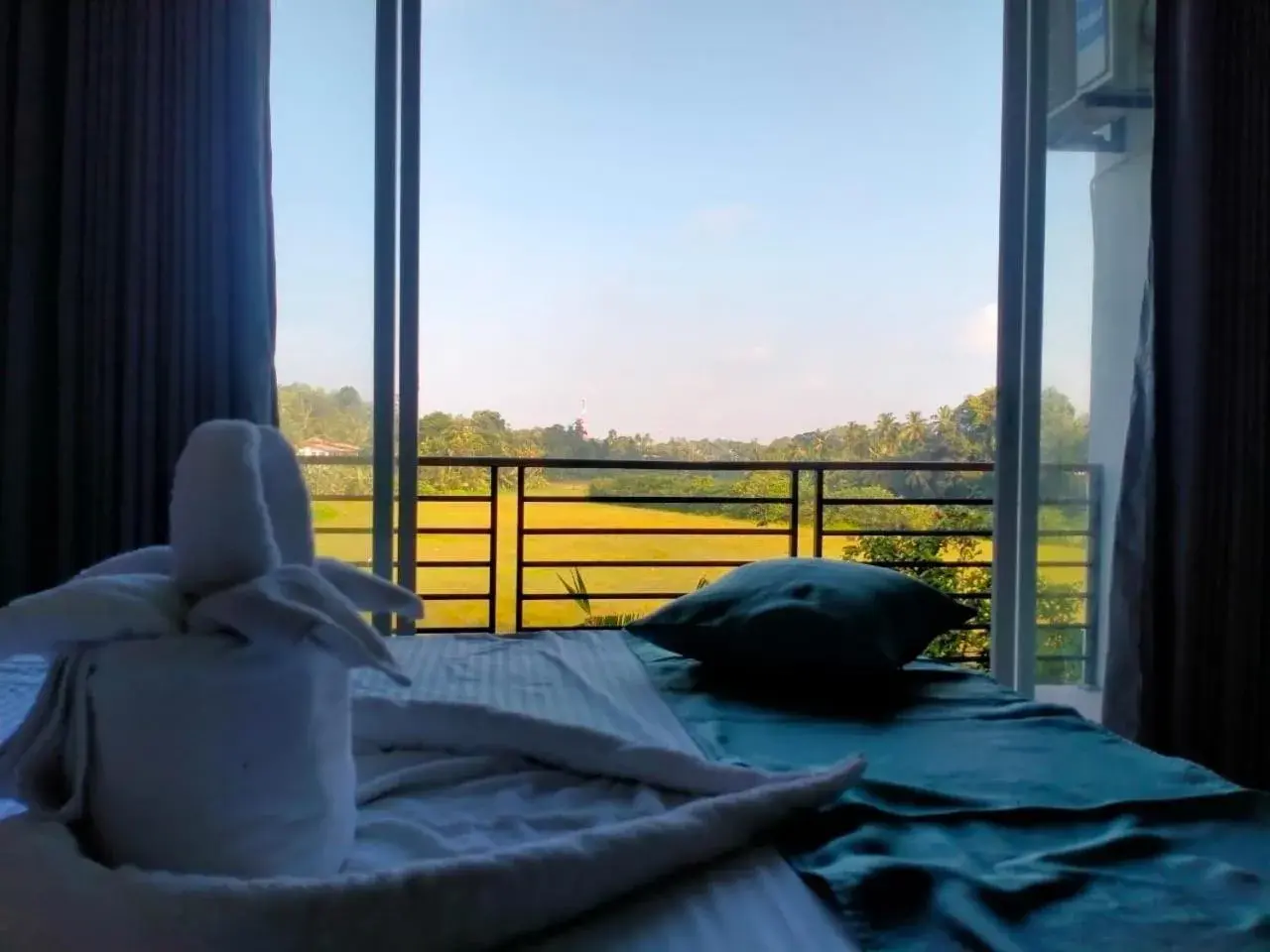 Deluxe Double Room with Balcony - single occupancy in Green Edge Villa Deluxe Double Room with Balcony - single occupancy in Green Edge Villa