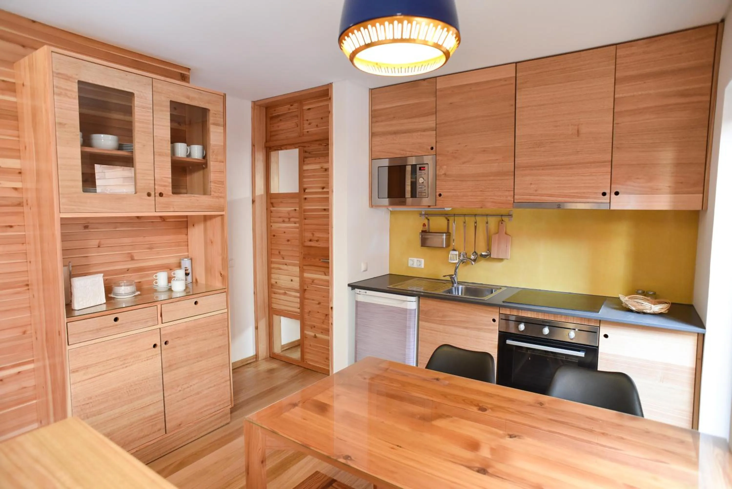 Photo of the whole room in Porto Pim Bay