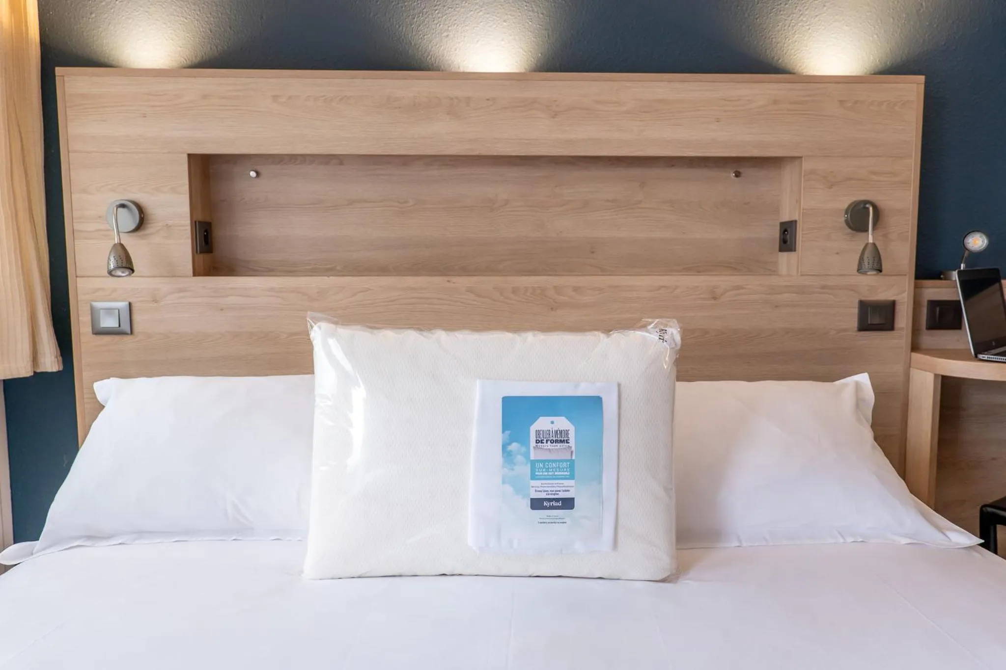 Bed in Kyriad Digne-Les-Bains