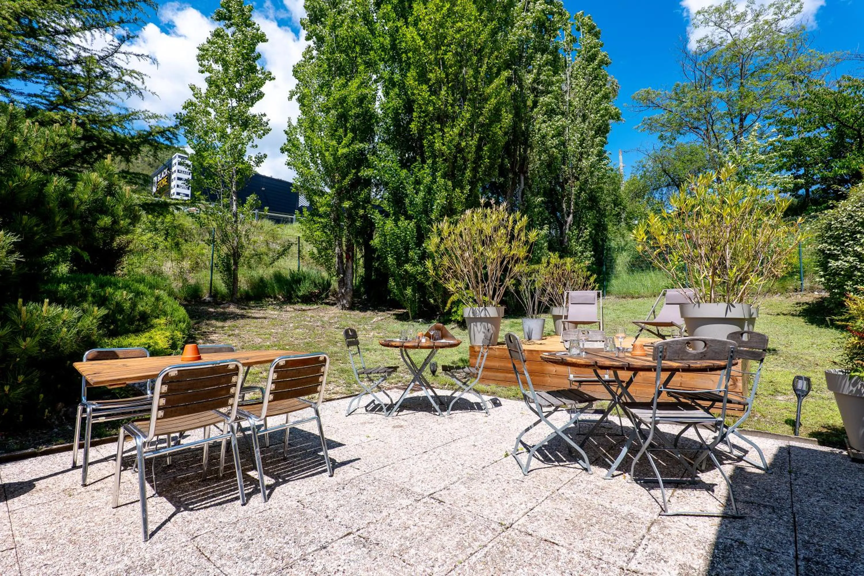 Patio in Kyriad Digne-Les-Bains