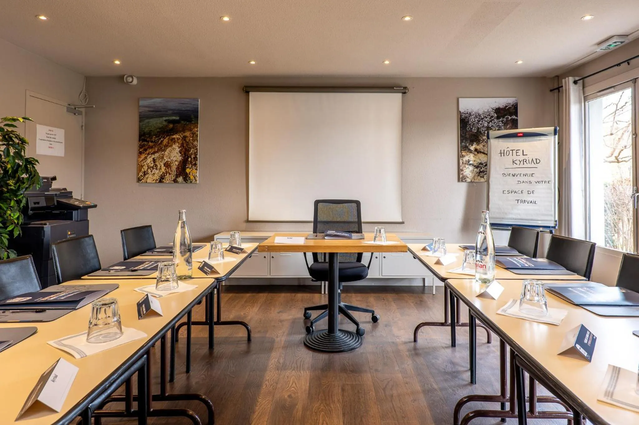 Business facilities in Kyriad Digne-Les-Bains