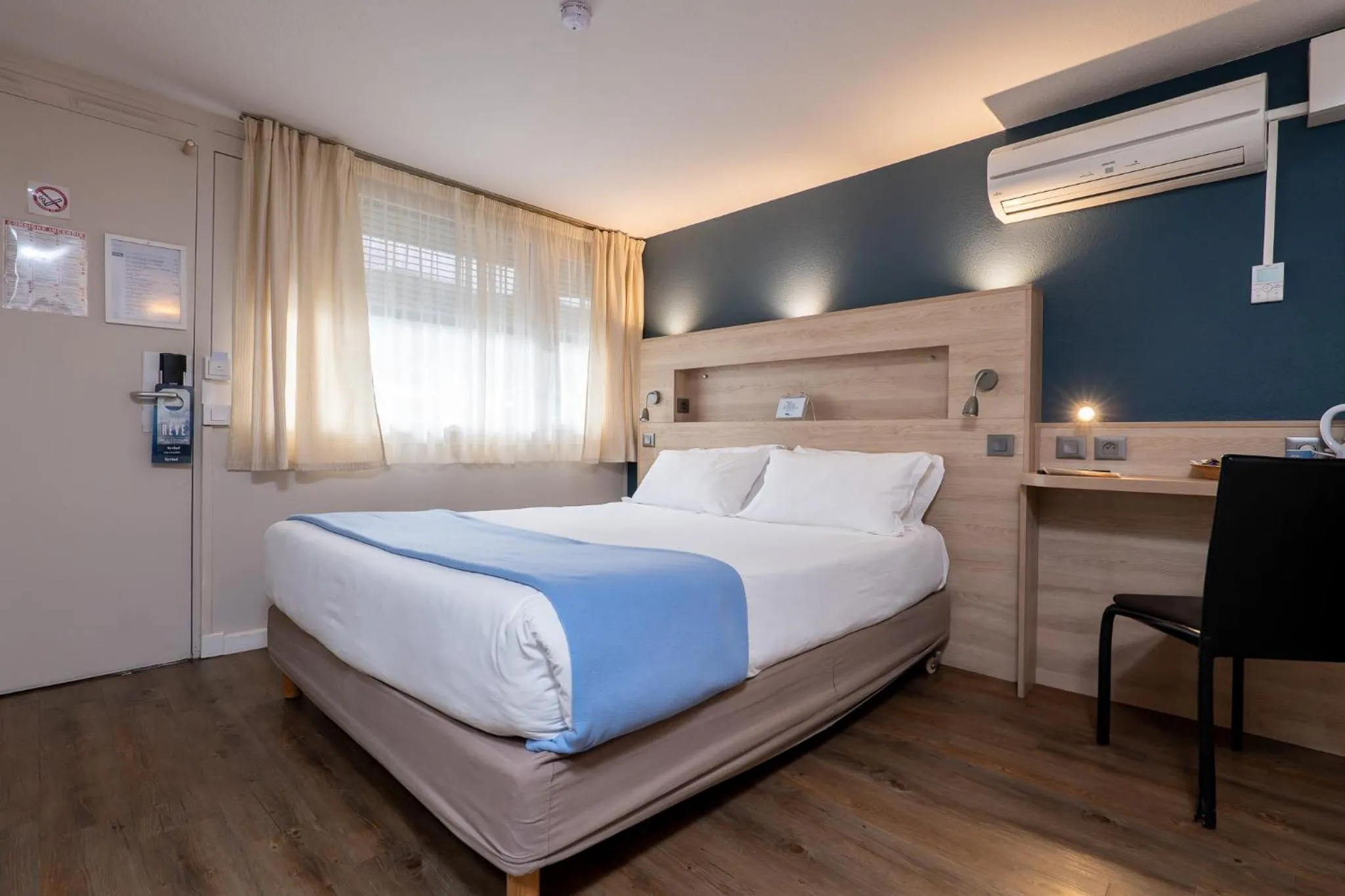 Photo of the whole room, Bed in Kyriad Digne-Les-Bains