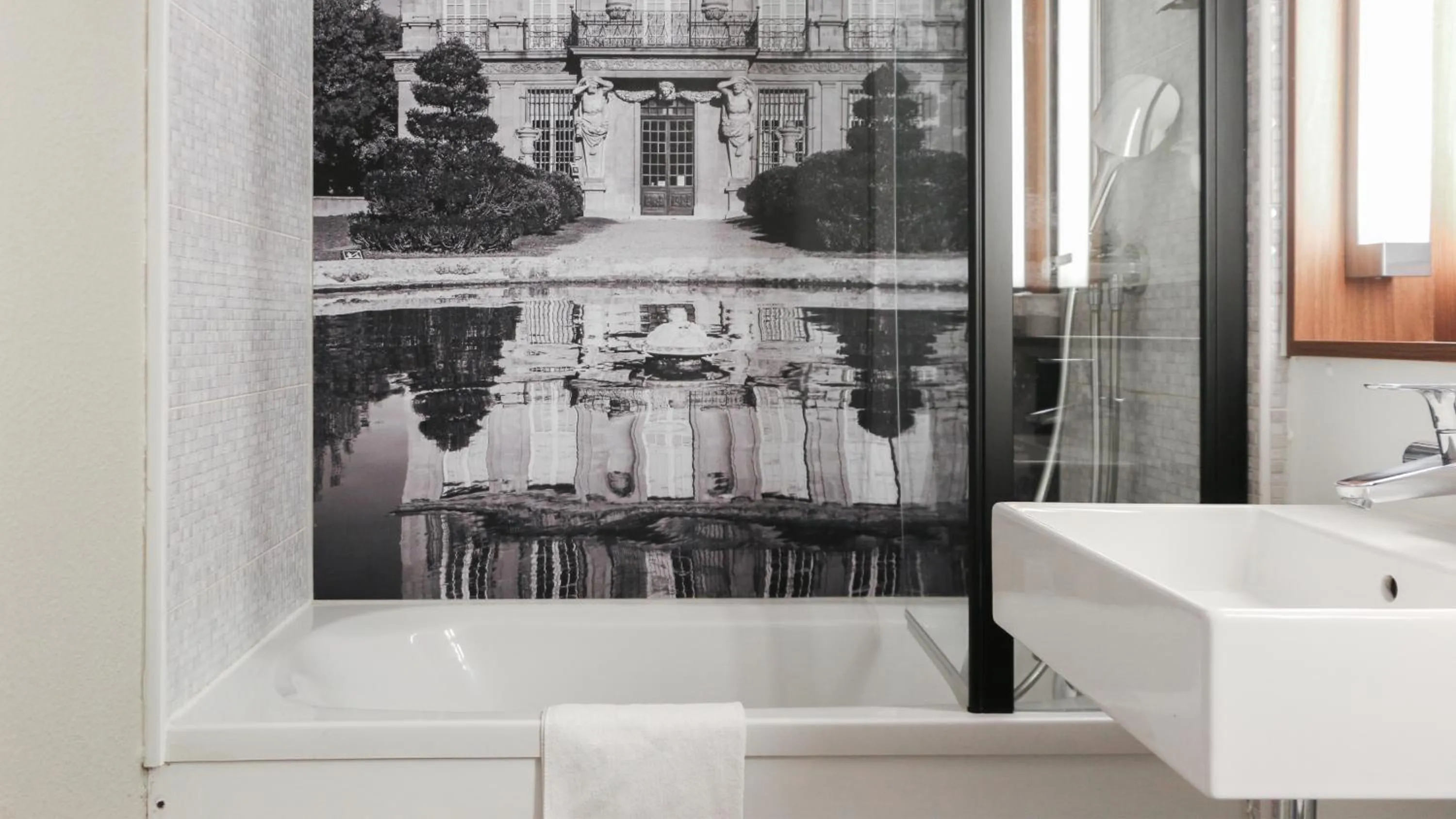 Bathroom in Campanile NATURE - Aix En Provence Meyreuil