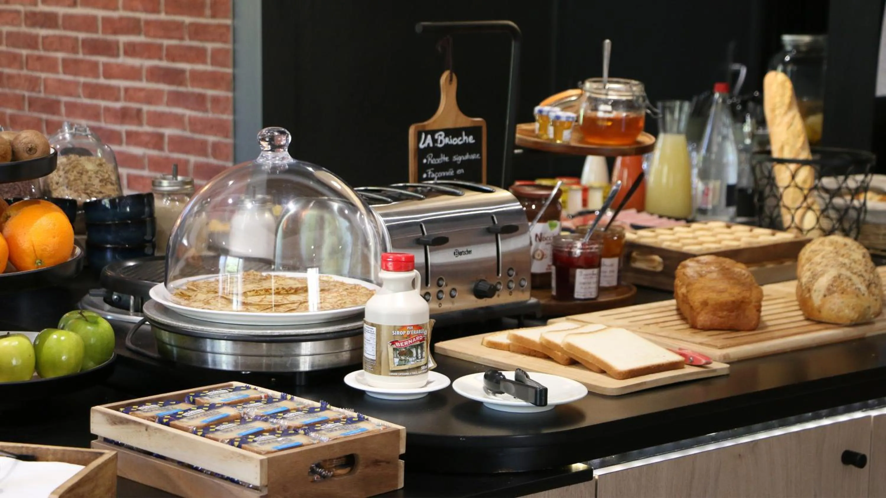 Breakfast in Campanile NATURE - Aix En Provence Meyreuil