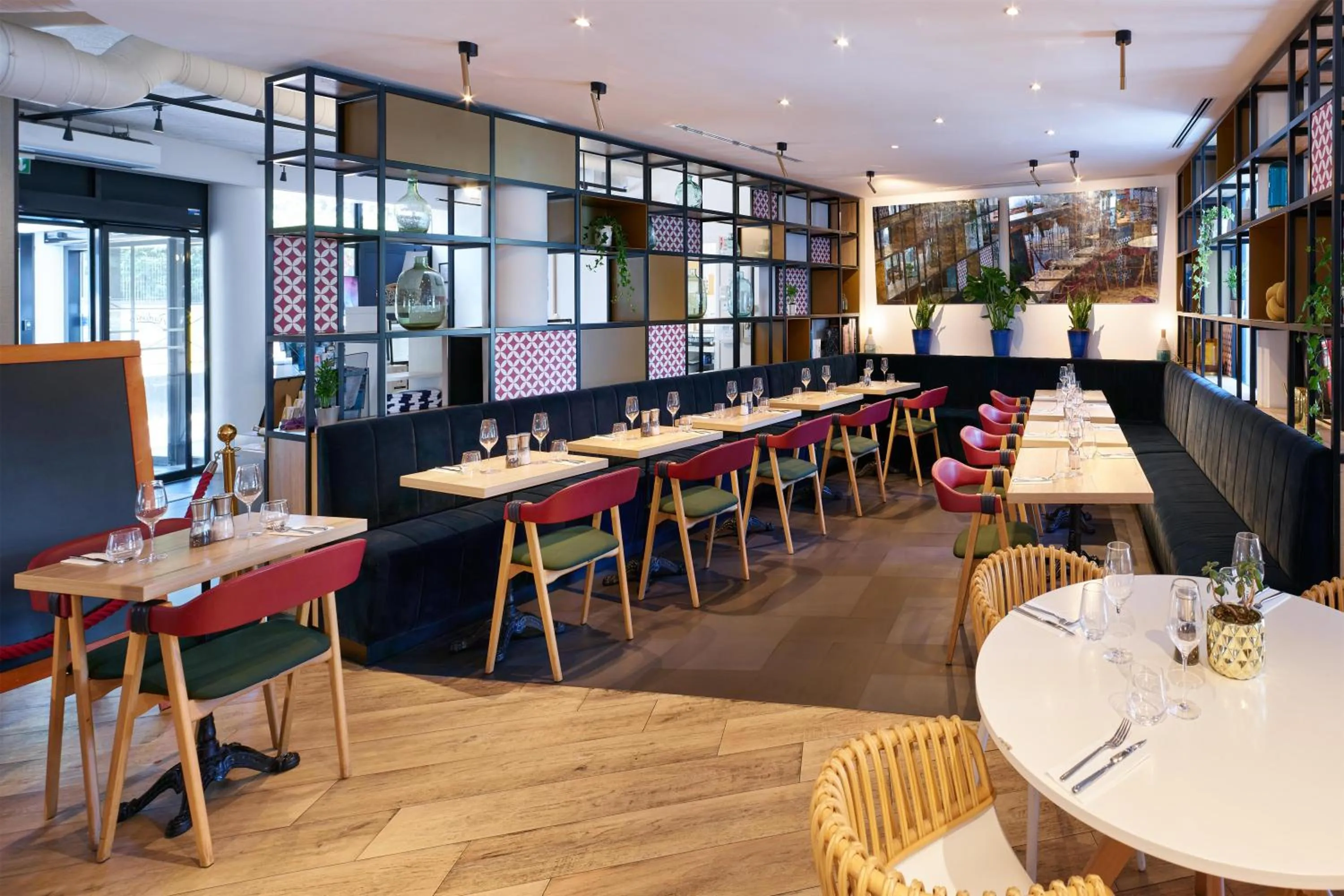 Restaurant/places to eat in Radisson Hotel Aix En Provence