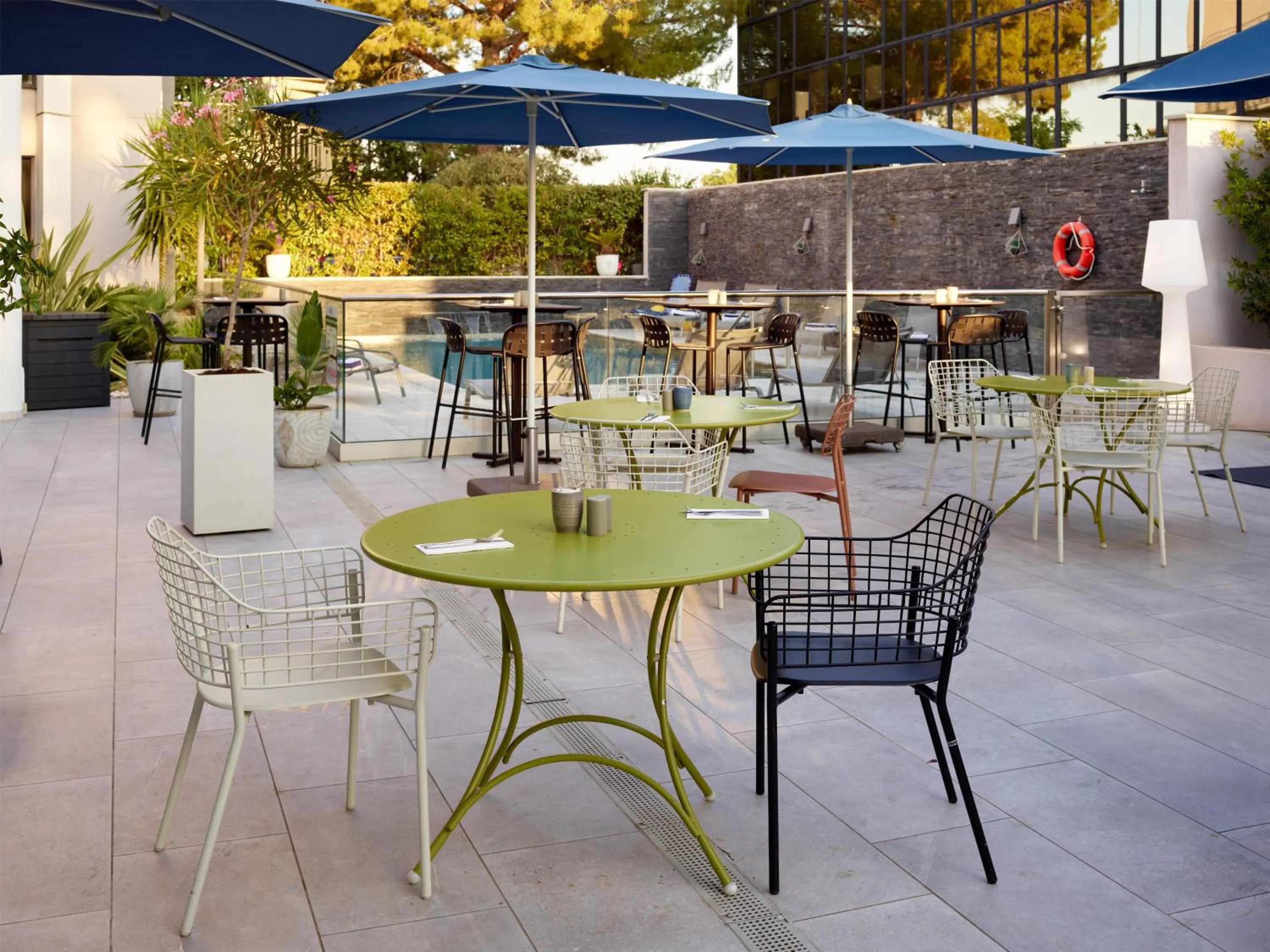 Restaurant/places to eat in Radisson Hotel Aix En Provence