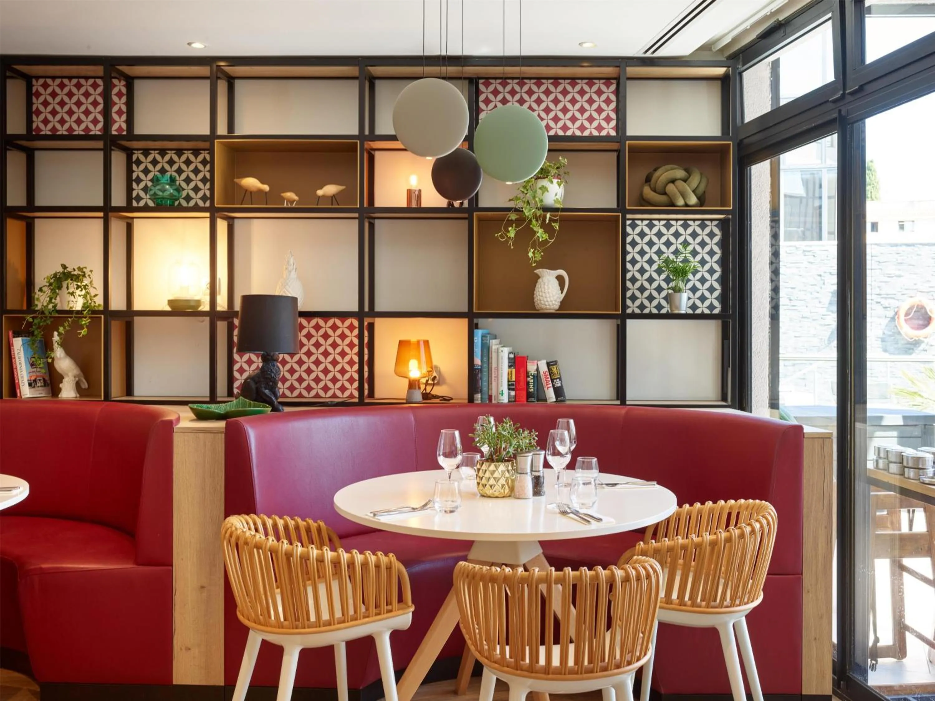 Restaurant/places to eat in Radisson Hotel Aix En Provence