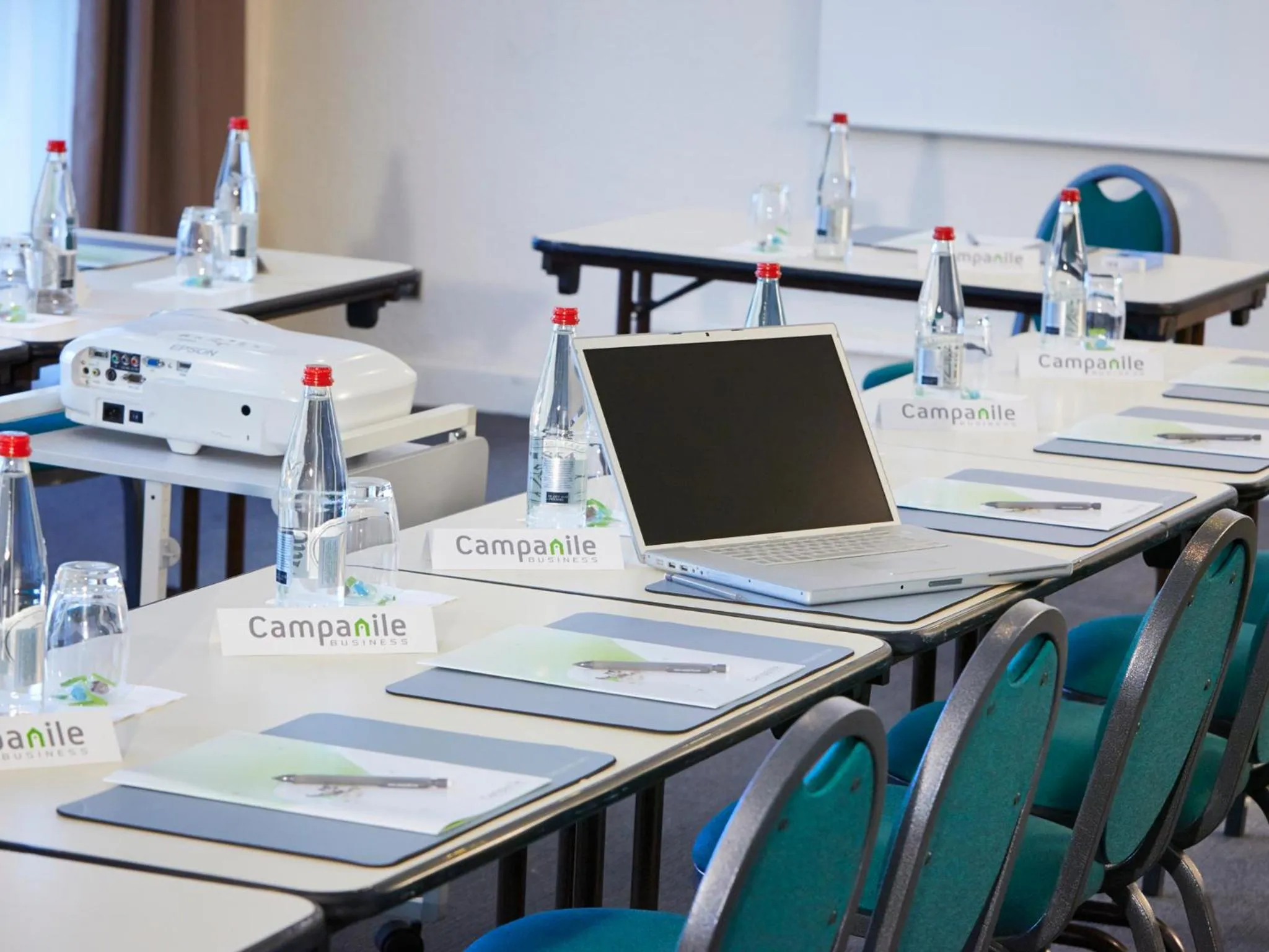 Meeting/conference room in Campanile Saint-Quentin-En-Yvelines