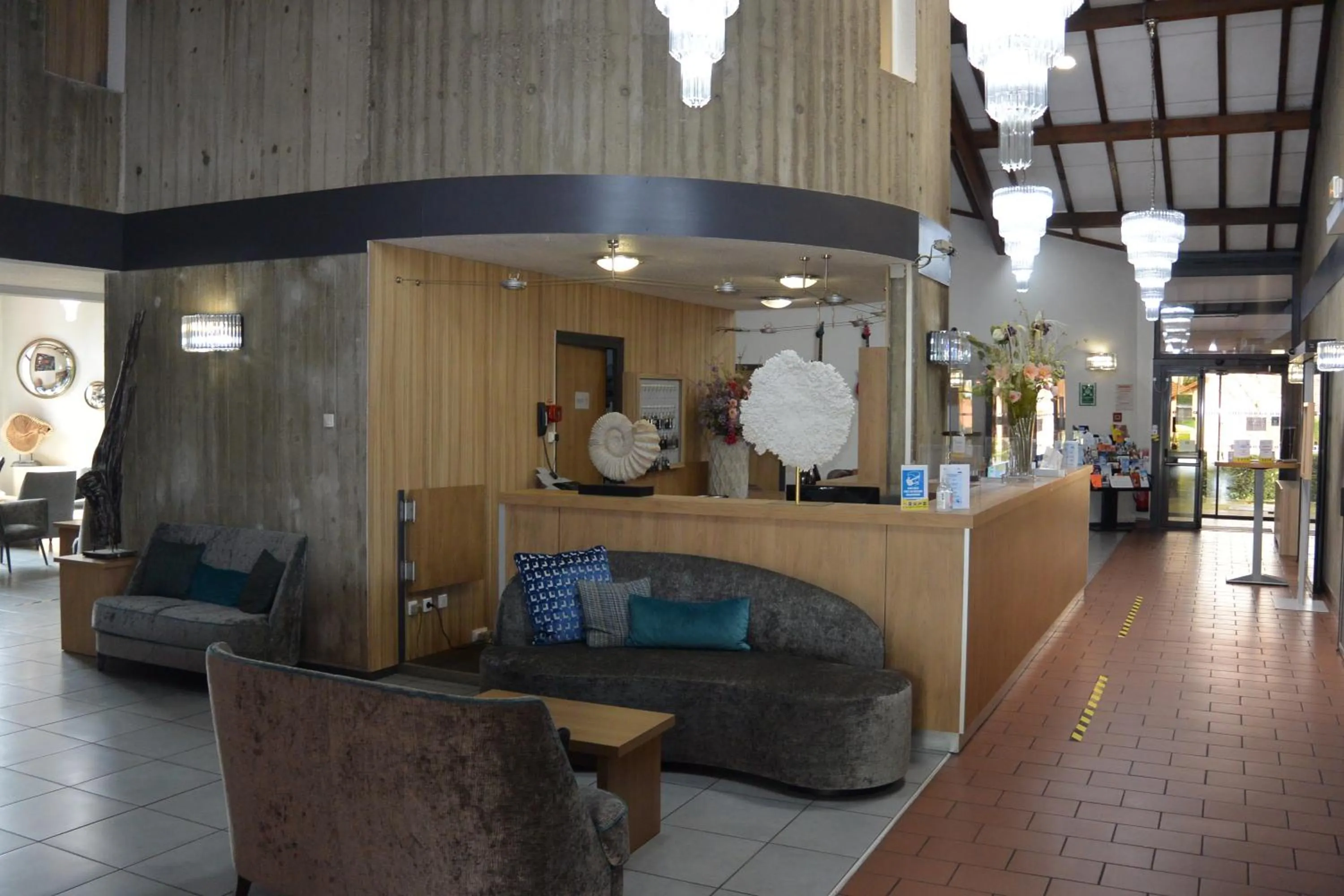 Lobby or reception in KYRIAD LYON EST - Genas Eurexpo