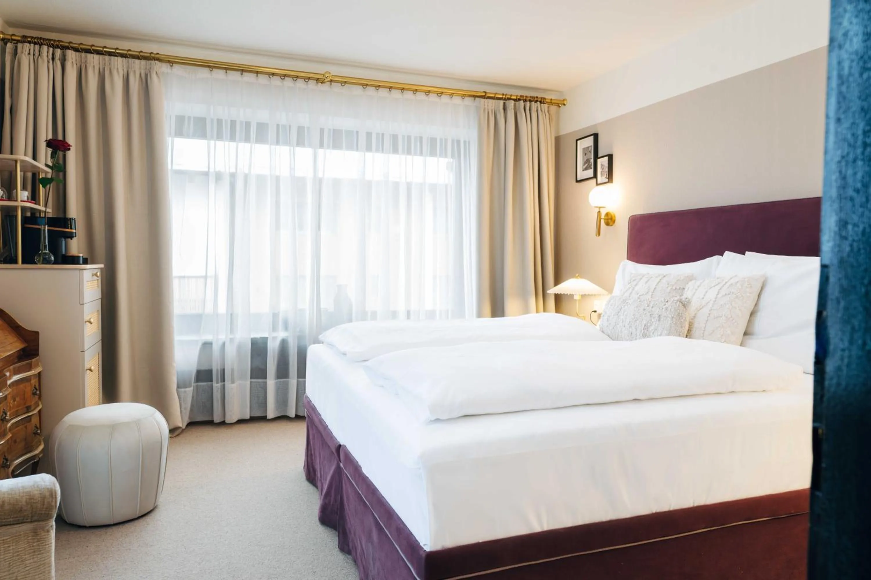 Photo of the whole room, Bed in A-ROSA Hotel Thurnher's Alpenhof