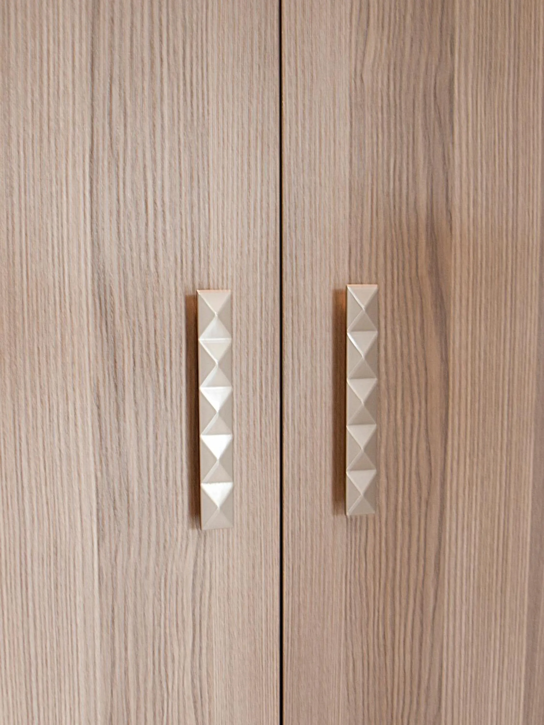 Decorative detail in AVOCADO Skiathos