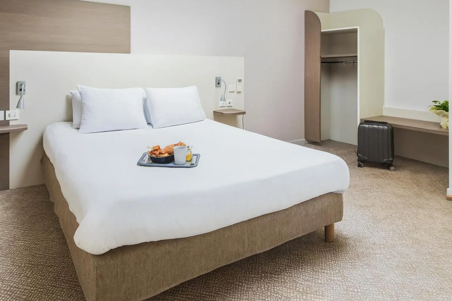 Bed in Campanile Epinal Centre - Gare