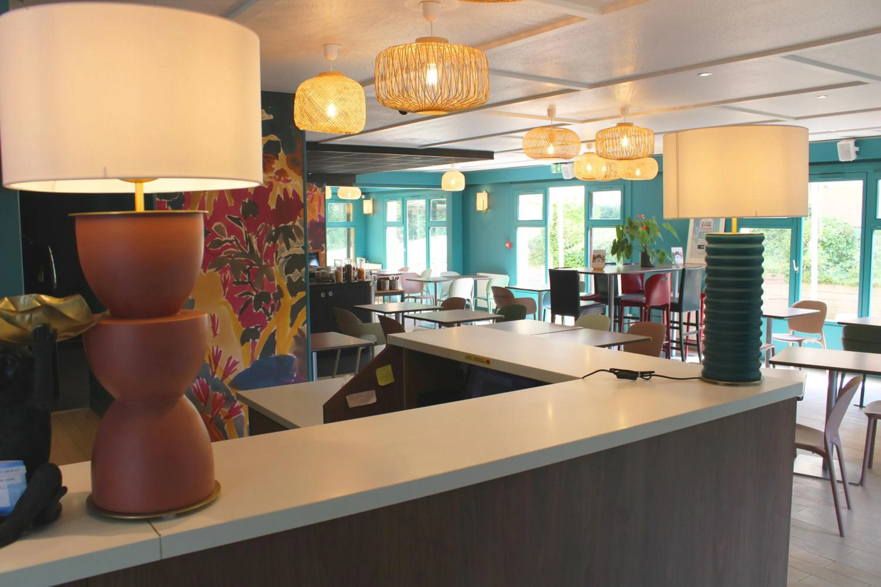 Lobby or reception in KYRIAD HONFLEUR - La Riviere Saint Sauveur