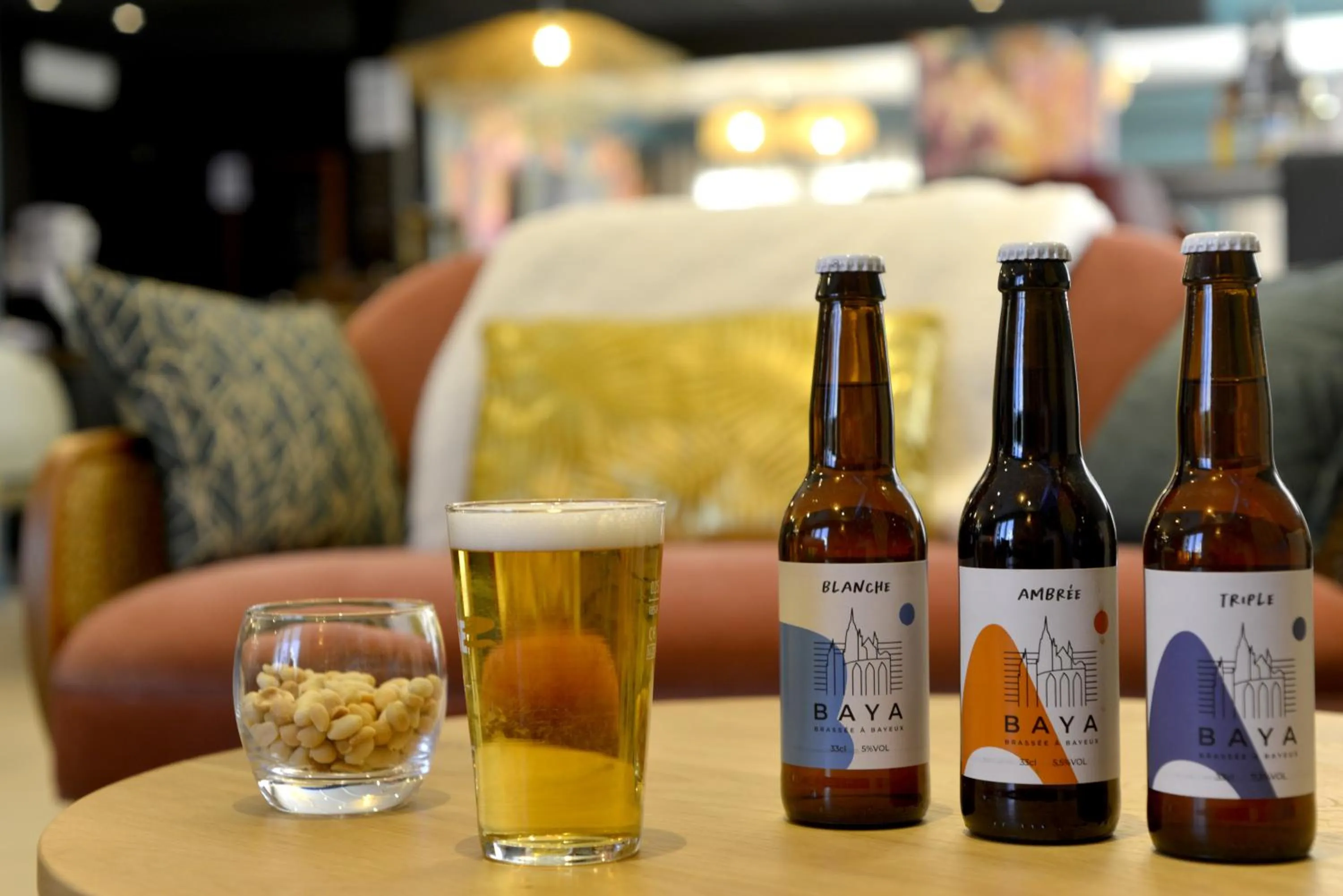 Lounge or bar in KYRIAD HONFLEUR - La Riviere Saint Sauveur