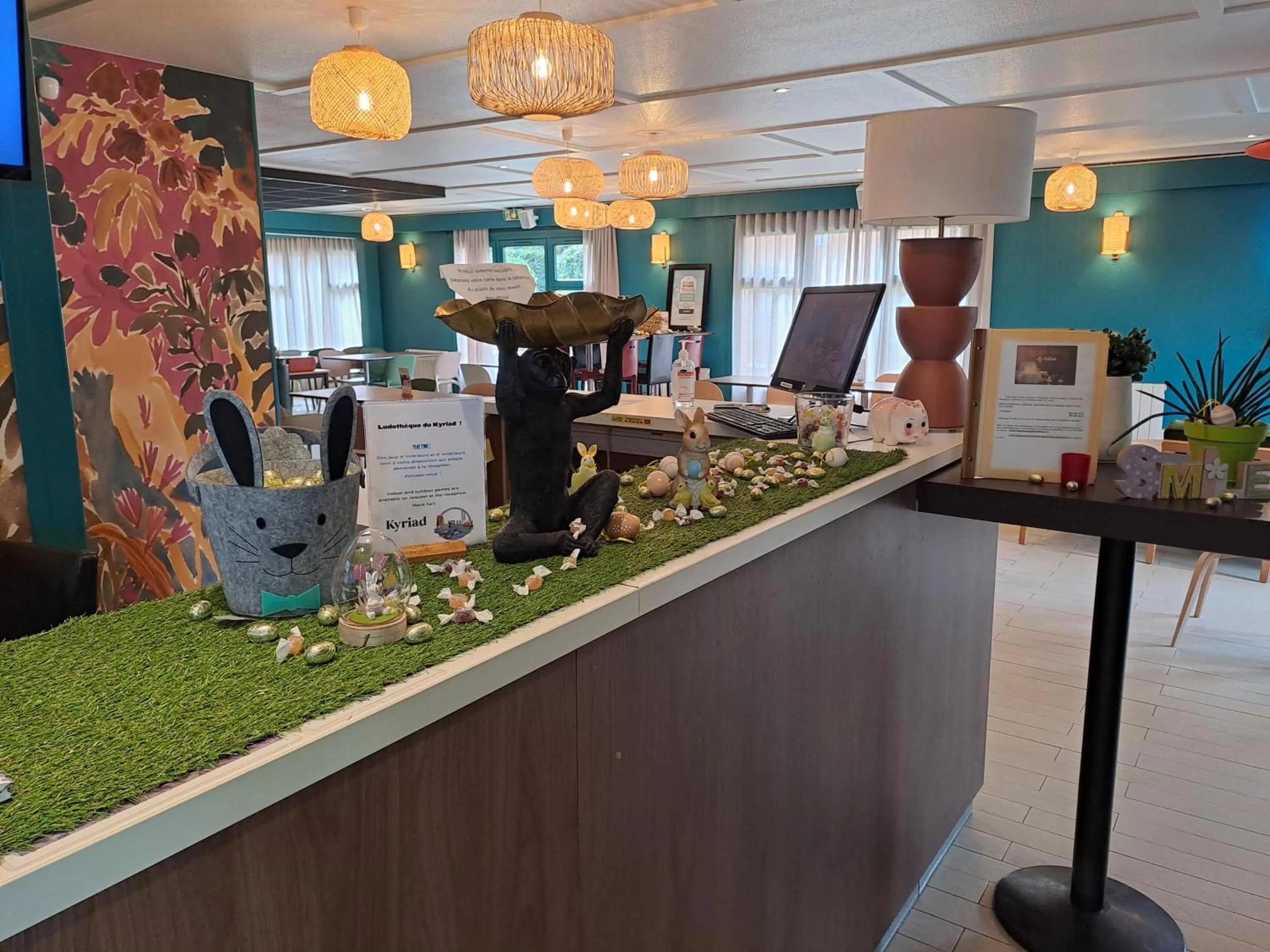 Lobby or reception in KYRIAD HONFLEUR - La Riviere Saint Sauveur