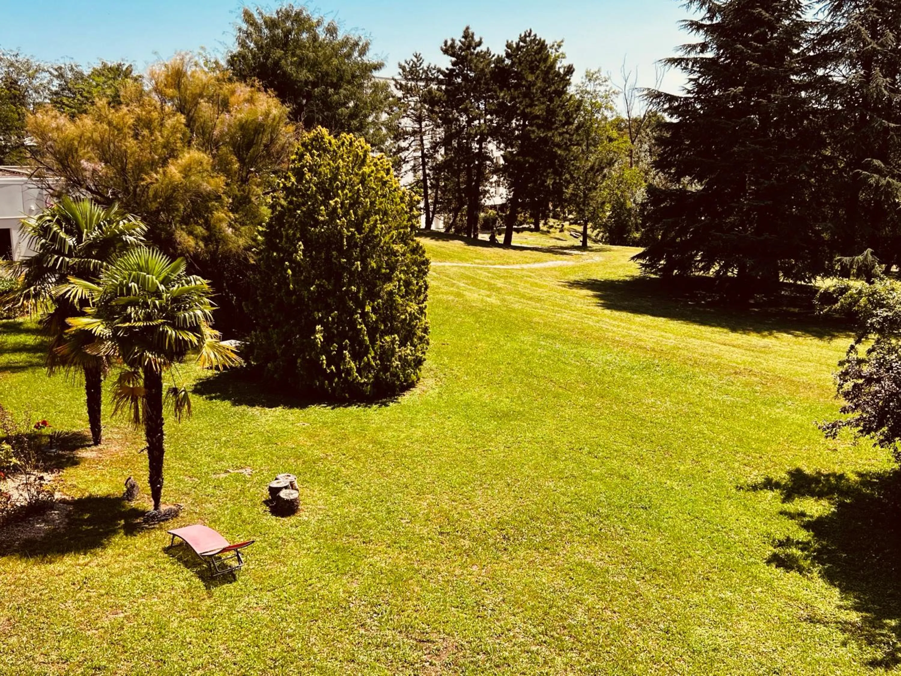 Garden in Campanile Lyon Nord - Ecully