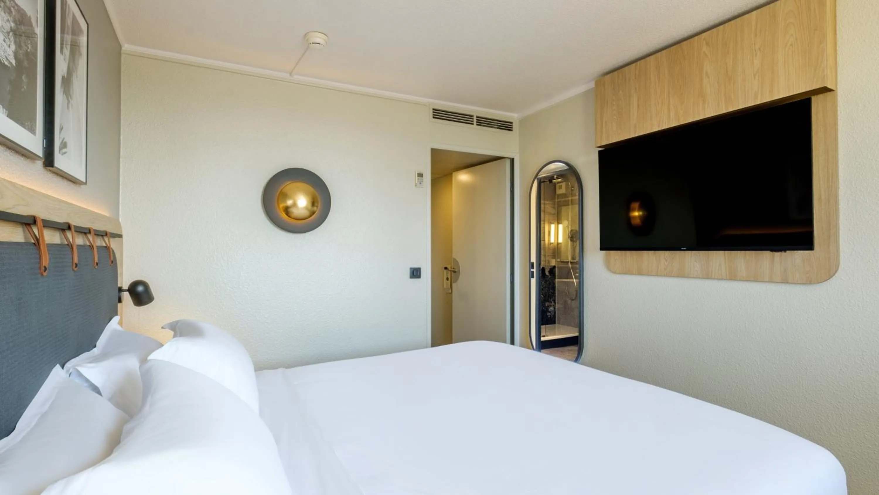 Bed in Campanile PRIME - Nice Airport