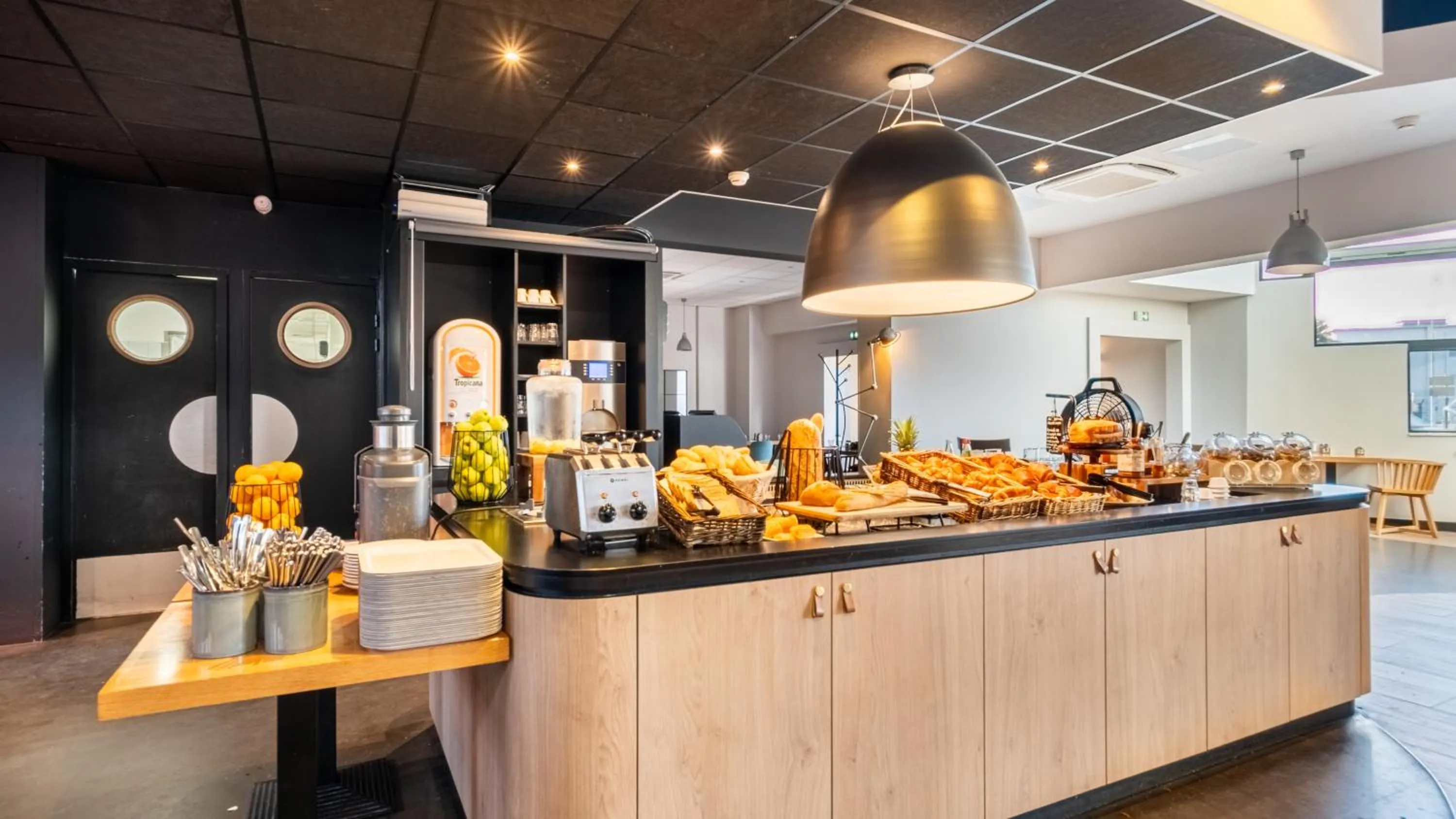 Buffet breakfast in Campanile PRIME - Nice Airport