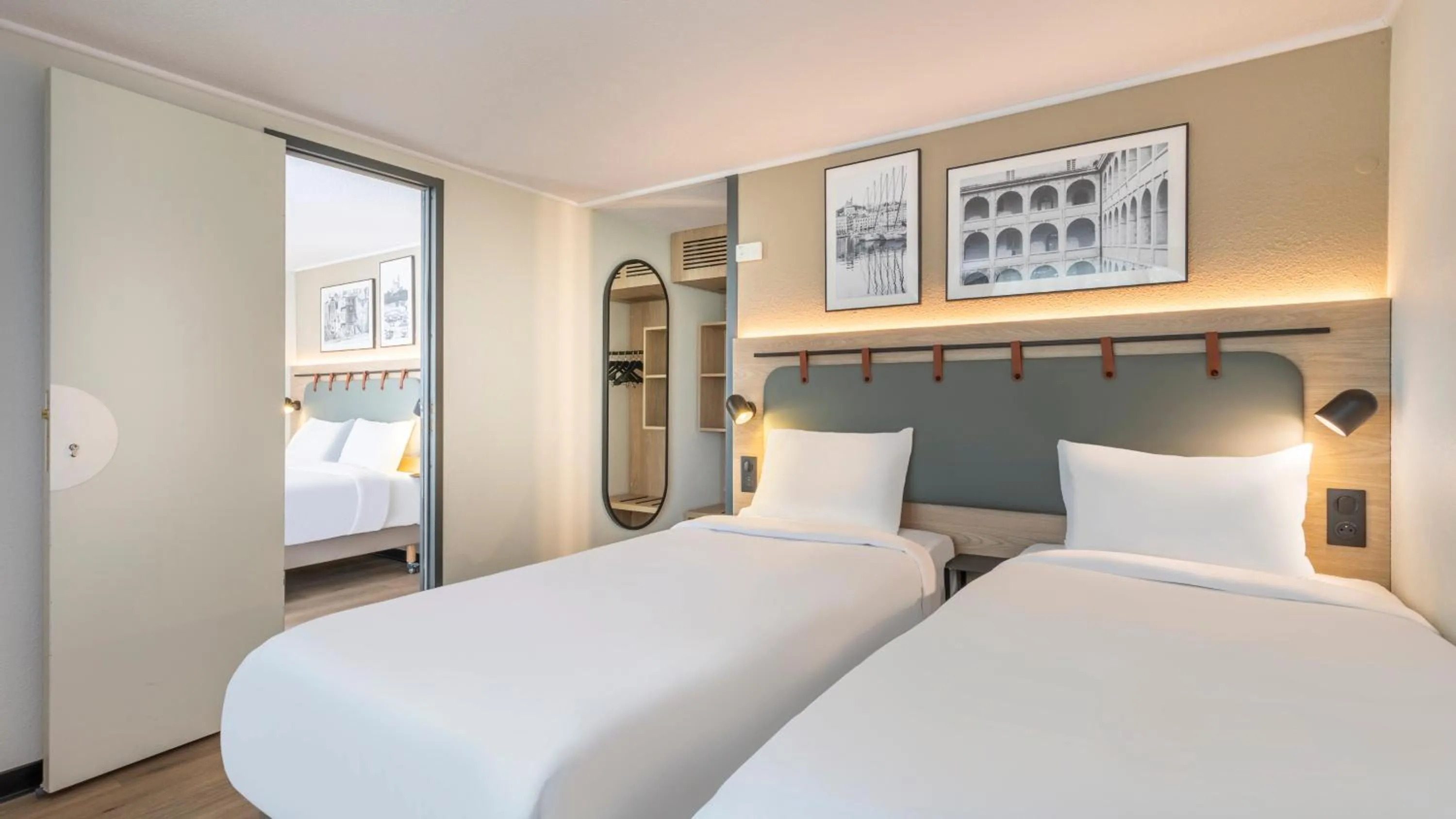 Bed in Campanile PRIME - Nice Airport