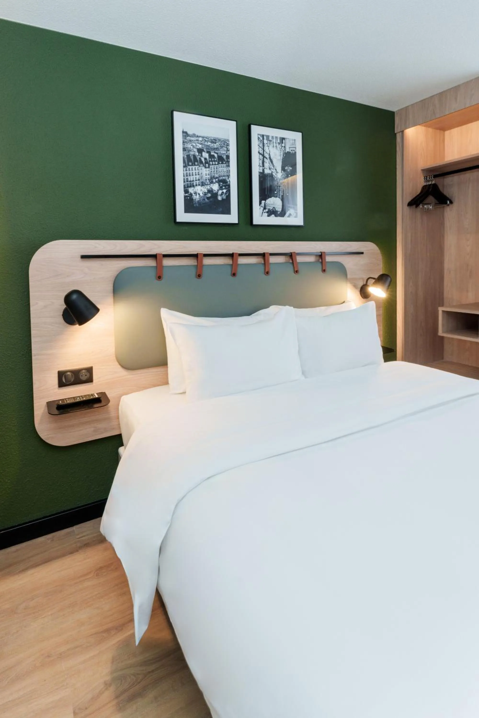 Bed in Campanile Paris Ouest - Porte de Champerret Levallois