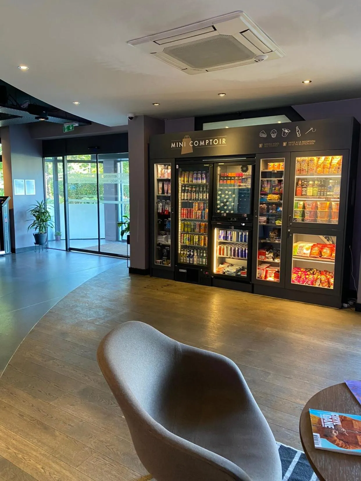 Supermarket/grocery shop in Kyriad Le Blanc-Mesnil