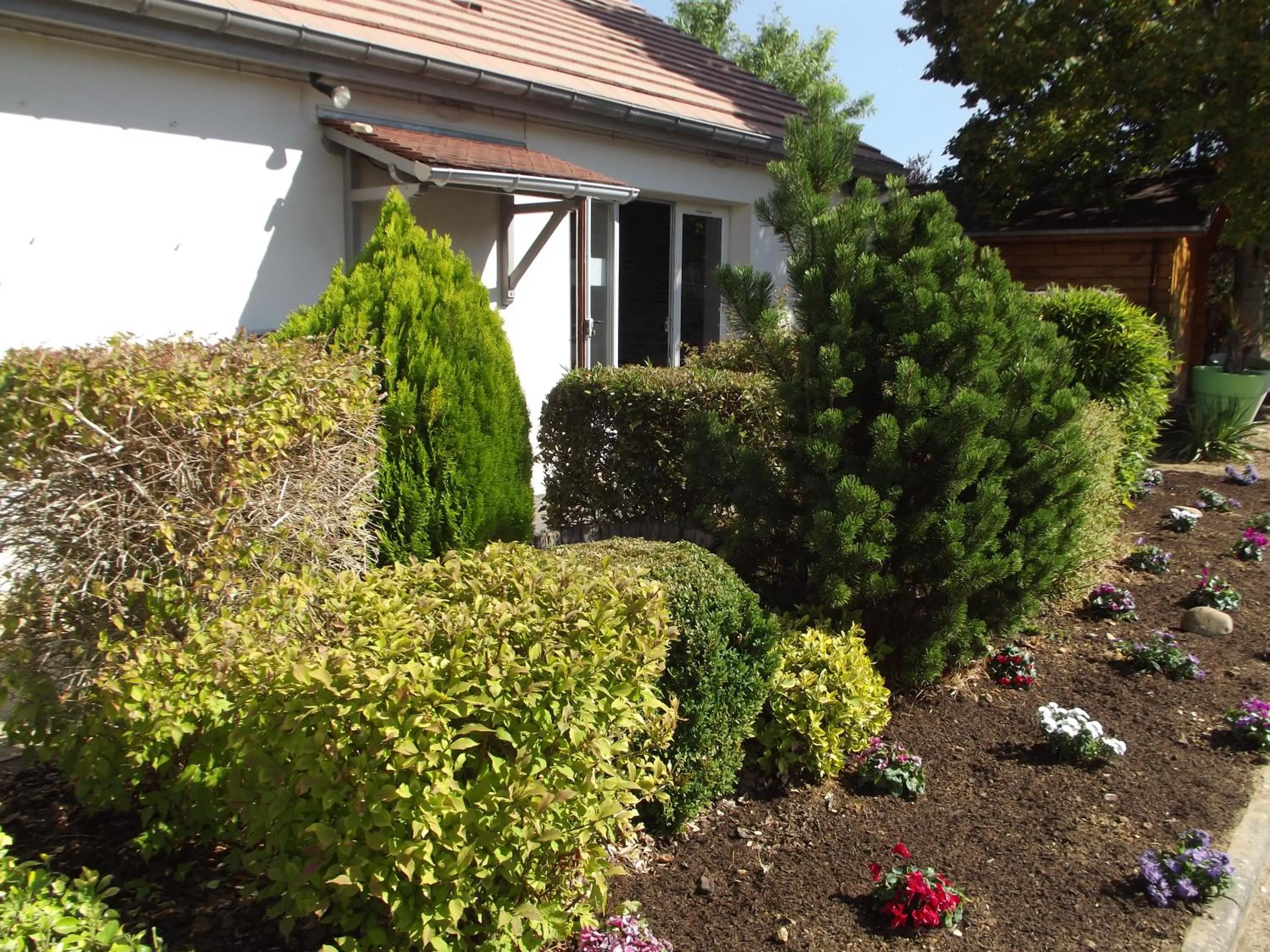 Facade/entrance in Kyriad Chantilly Sud - Luzarches