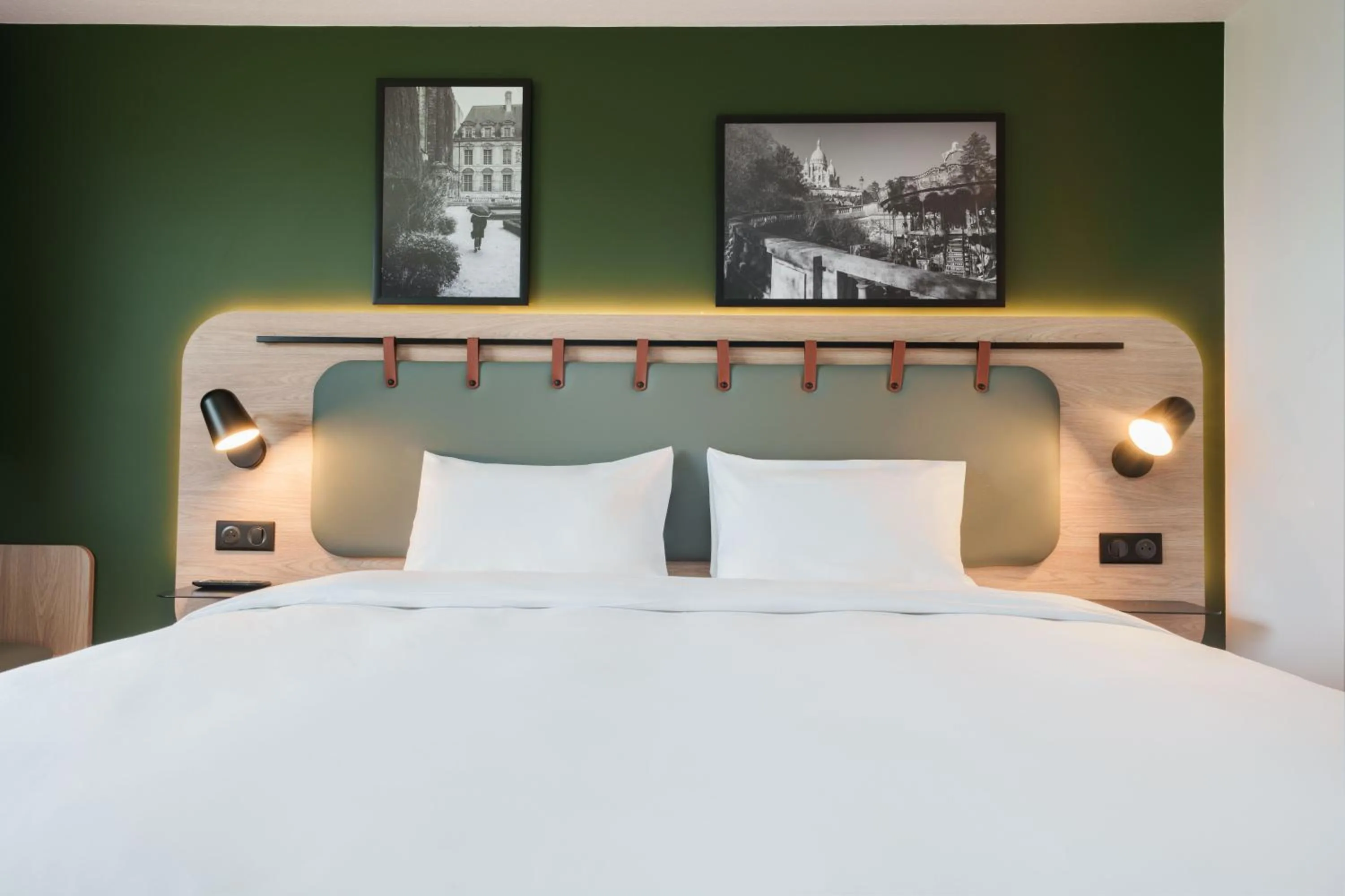 Bed in Campanile NATURE - Paris Ouest Gennevilliers Port