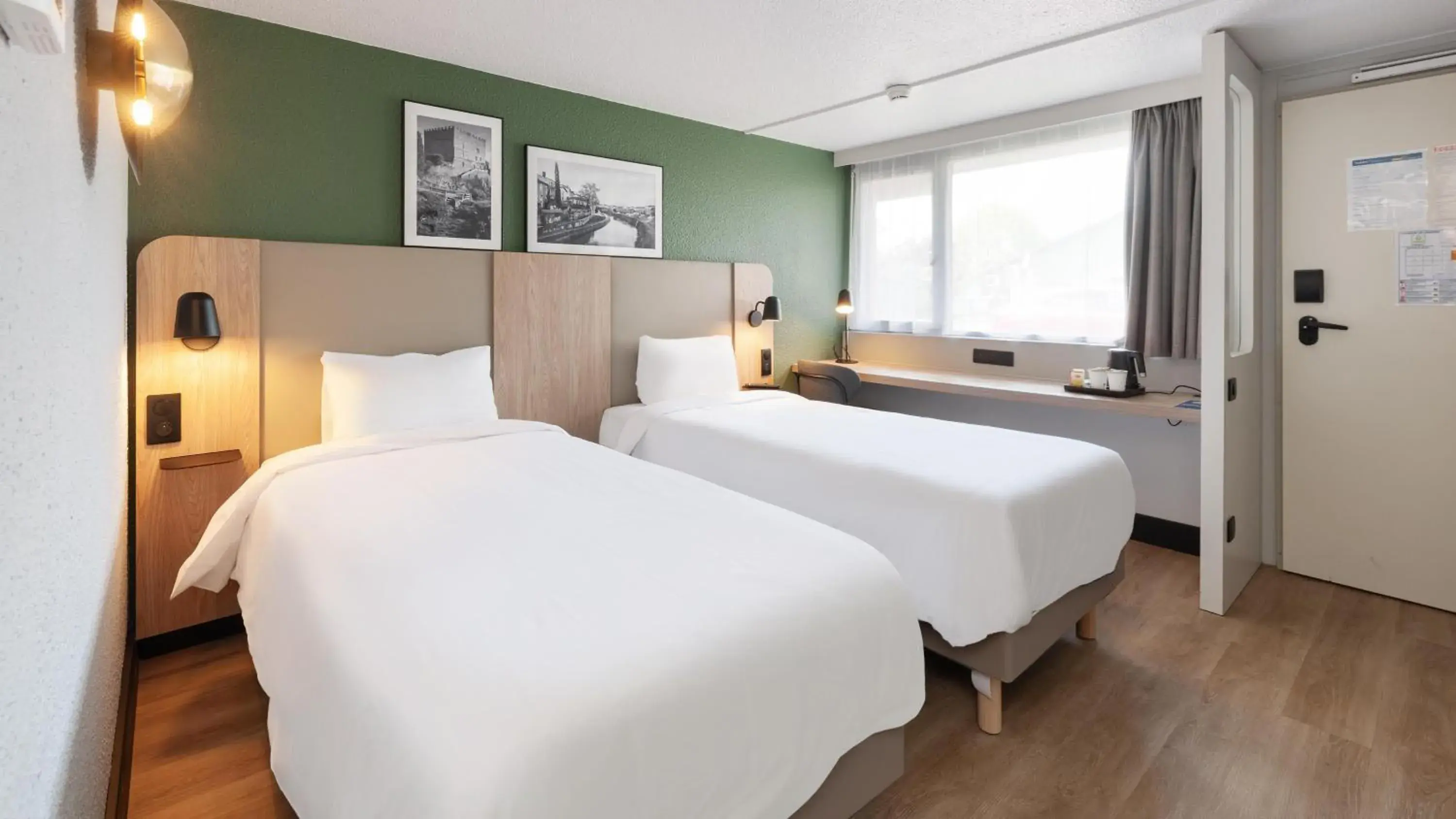 Standard Room - 2 Single Beds in Campanile NATURE - Epône Standard Room - 2 Single Beds in Campanile NATURE - Epône