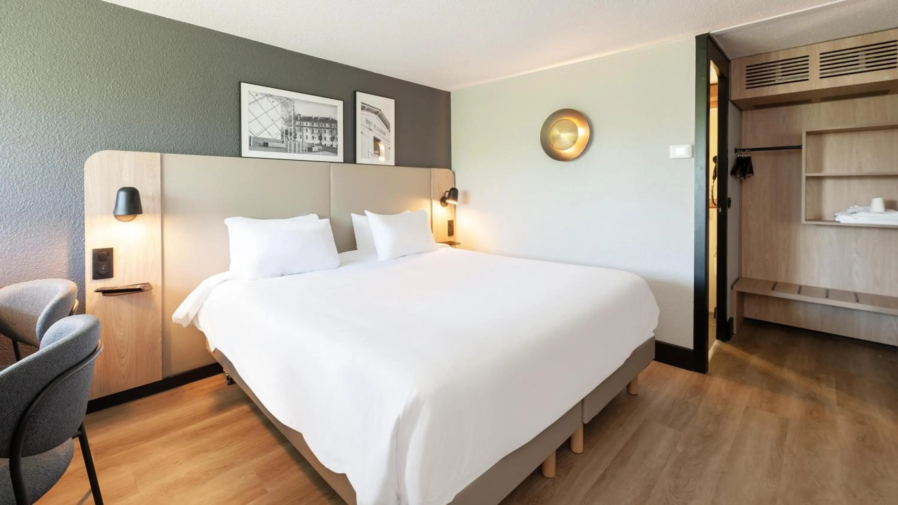 Bed in Campanile NATURE - Epône