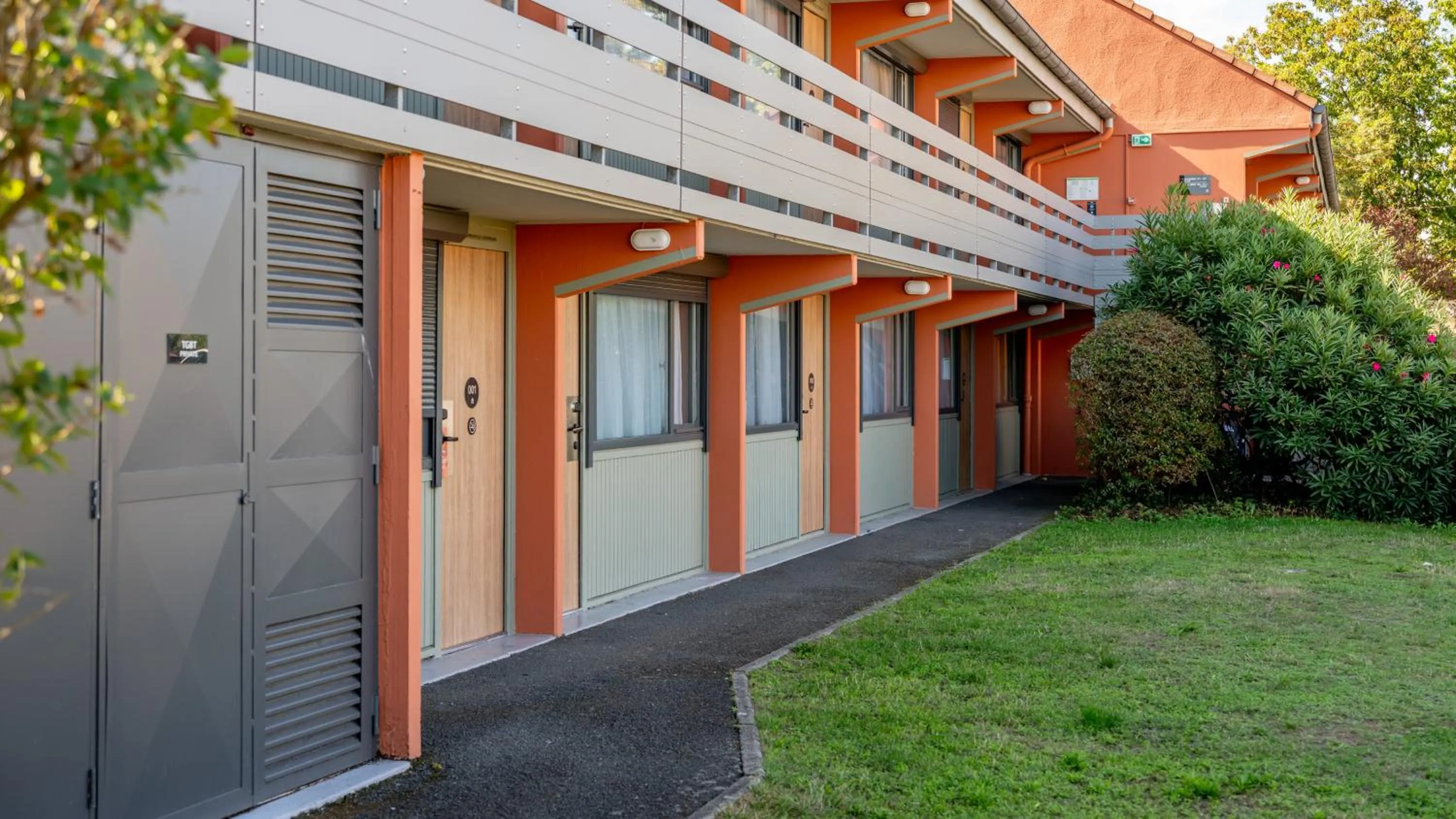 Facade/entrance in Campanile NATURE - Epône