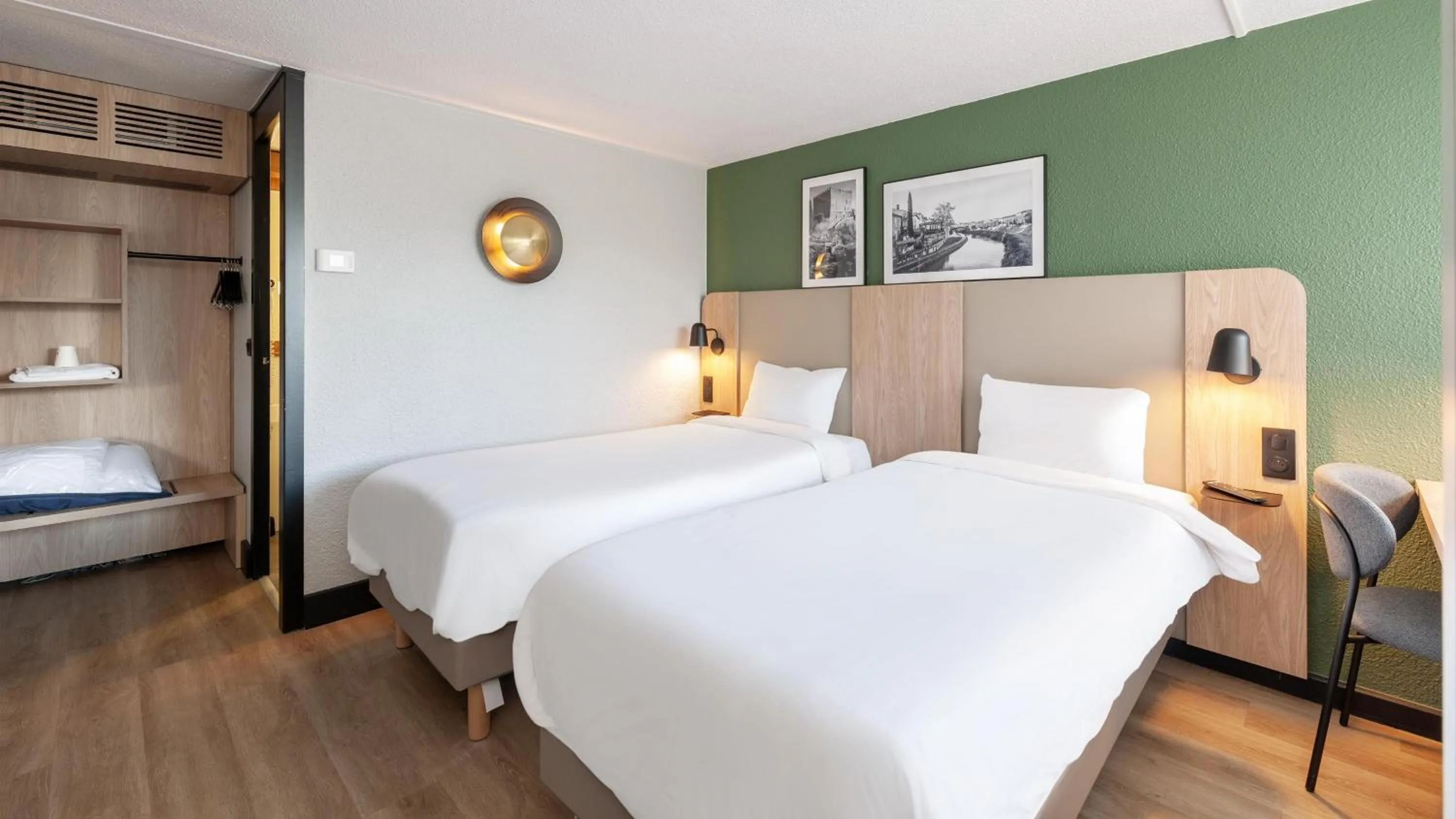 Bed in Campanile NATURE - Epône