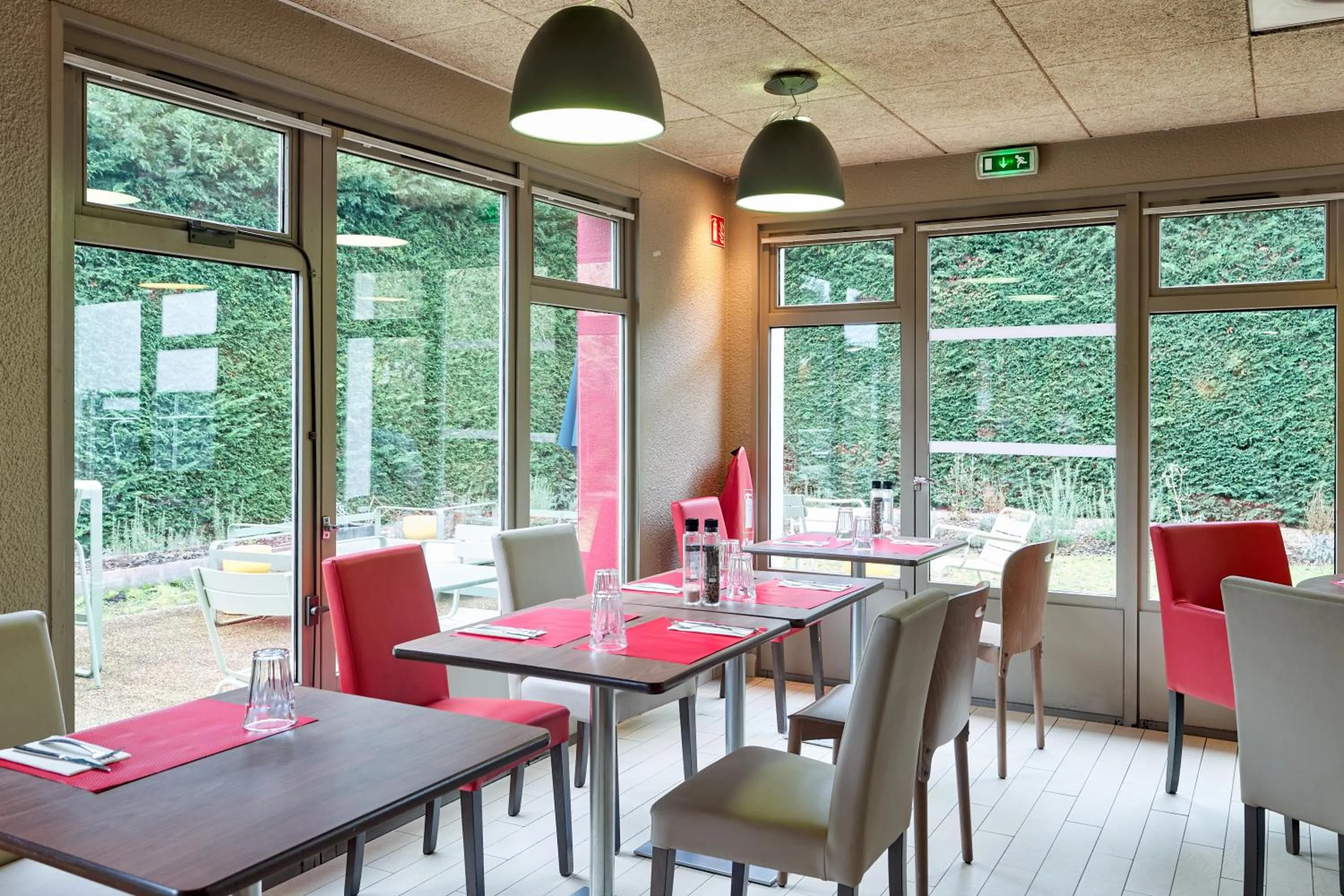 Restaurant/places to eat in Campanile NATURE - Villennes sur Seine Poissy