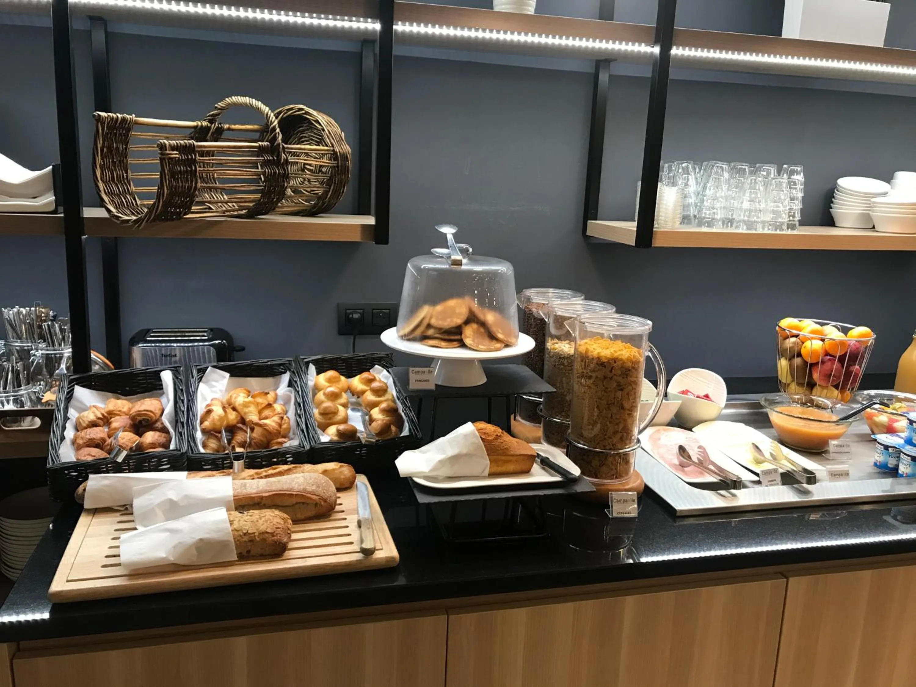 Continental breakfast in Campanile SETE - Balaruc