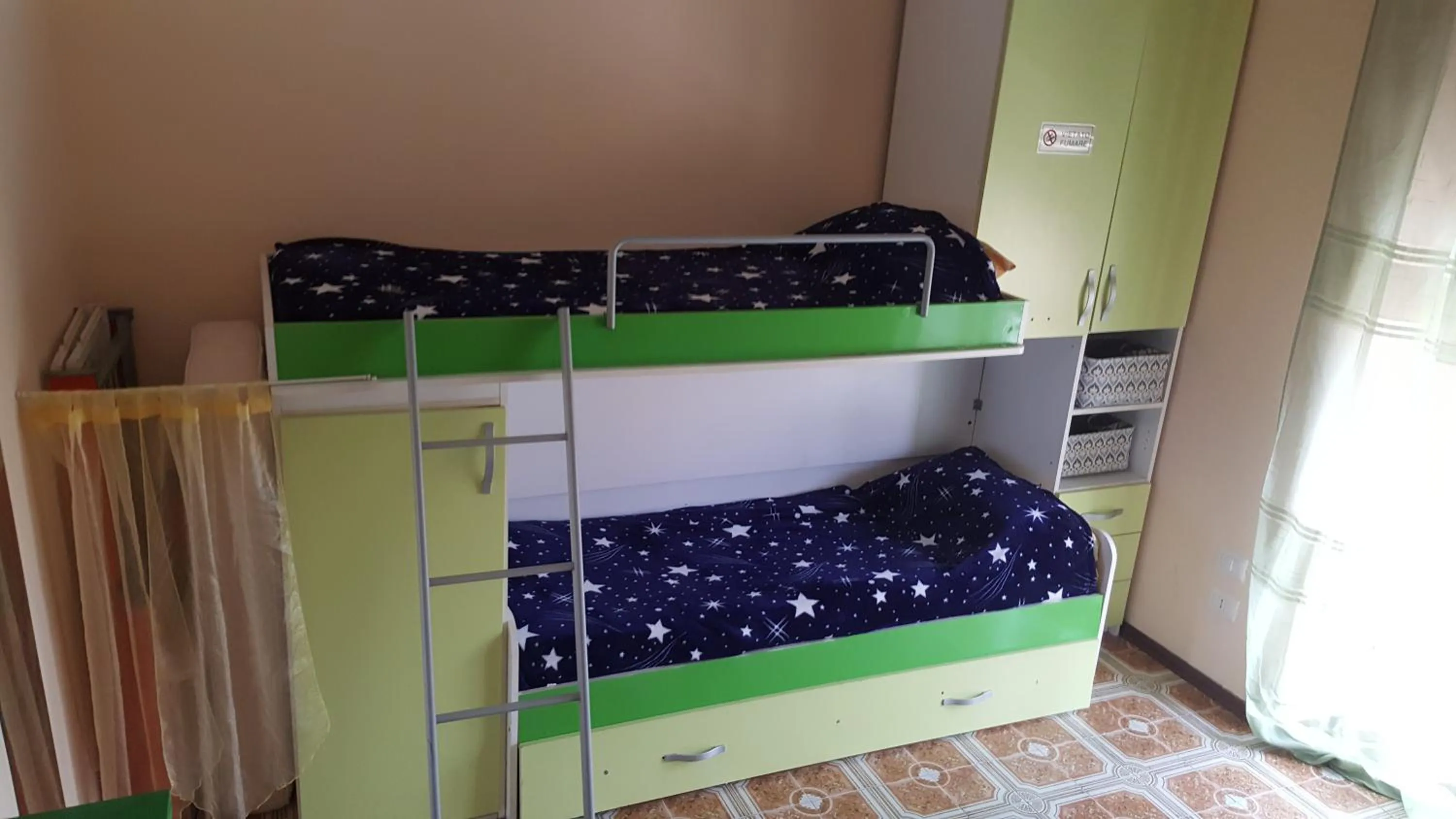 Shower, Bed in B&B Le Mille E Una Notte