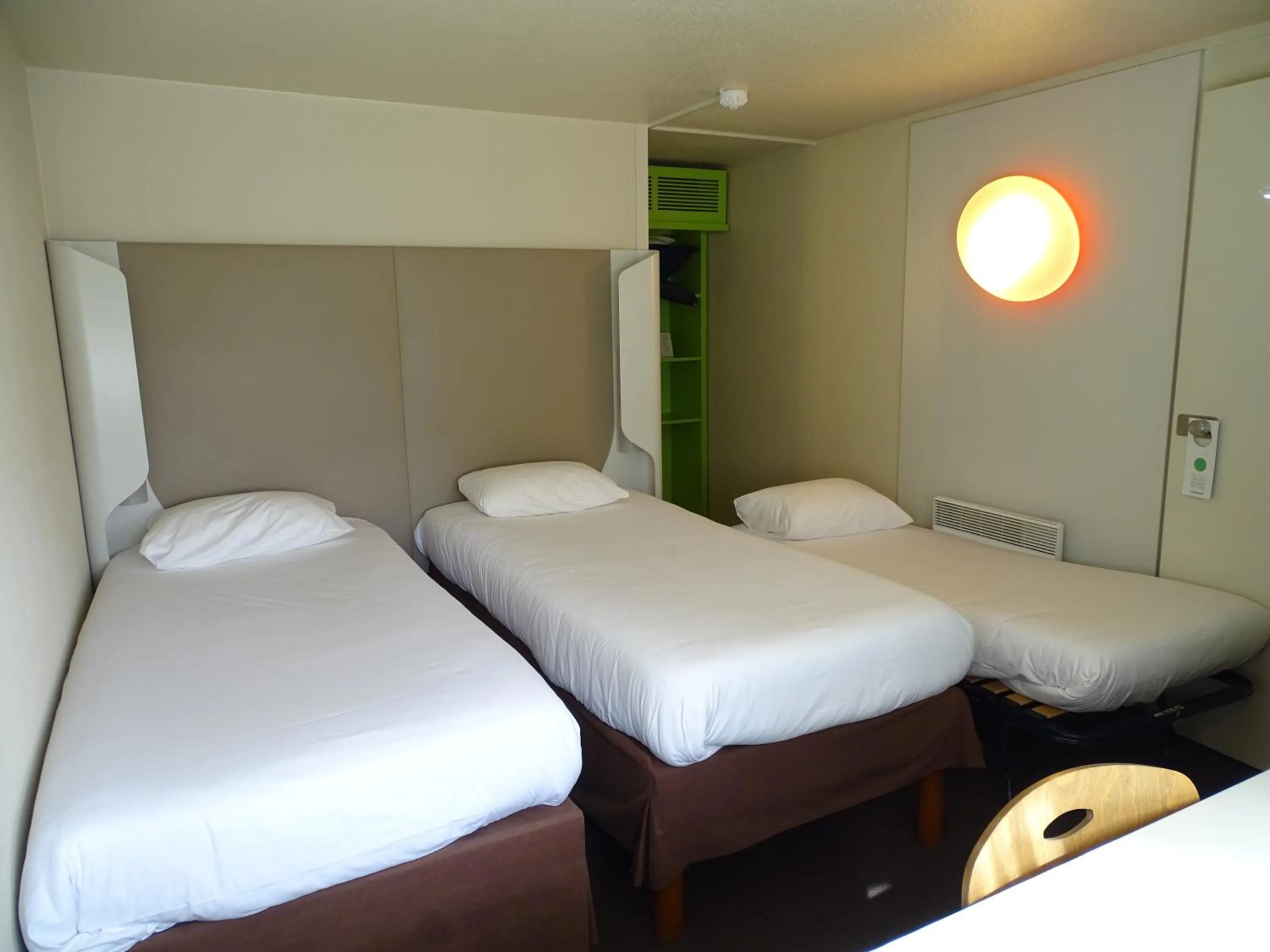 Bed in Campanile Troyes Sud - Buchères