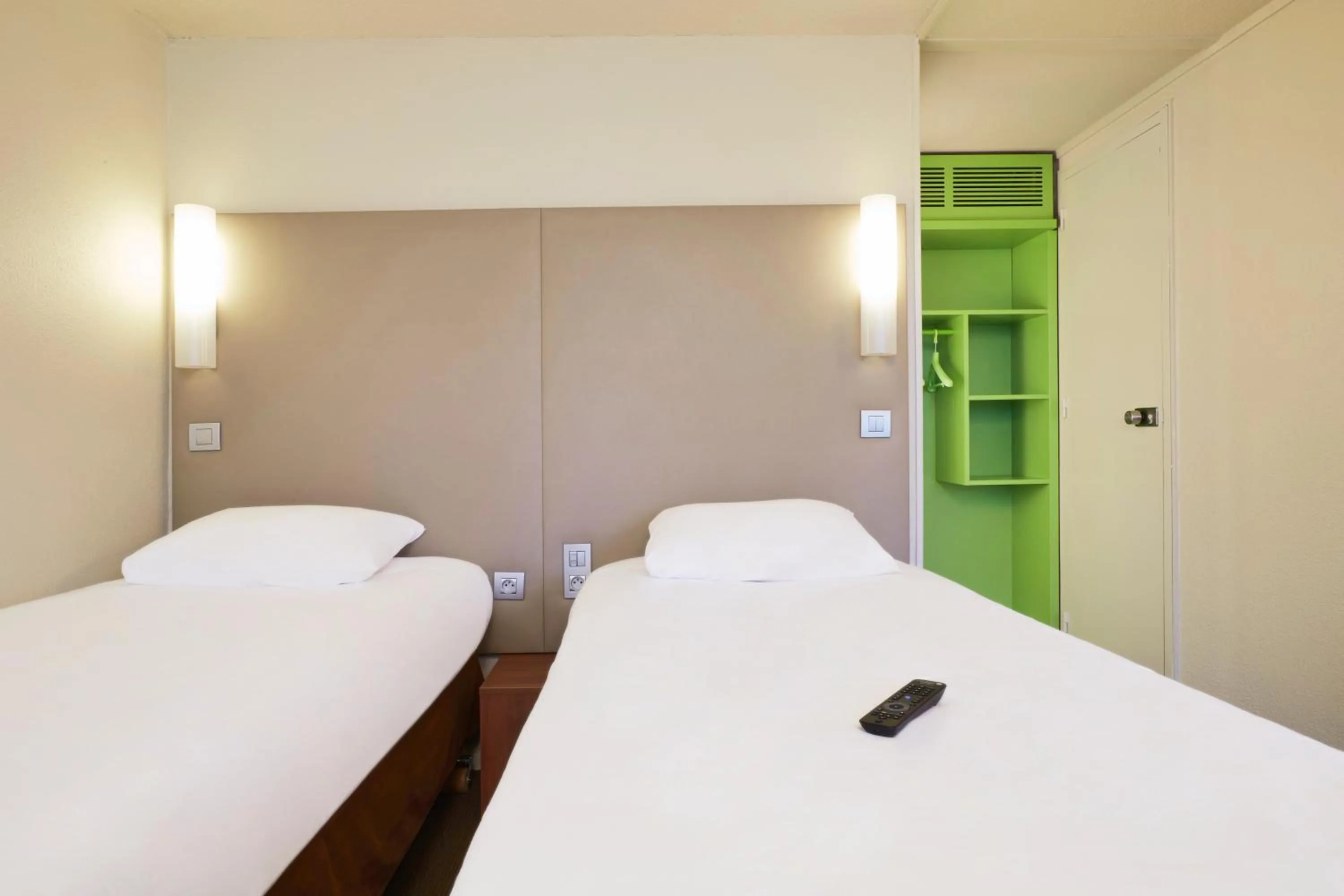 Bed in Campanile Troyes Sud - Buchères