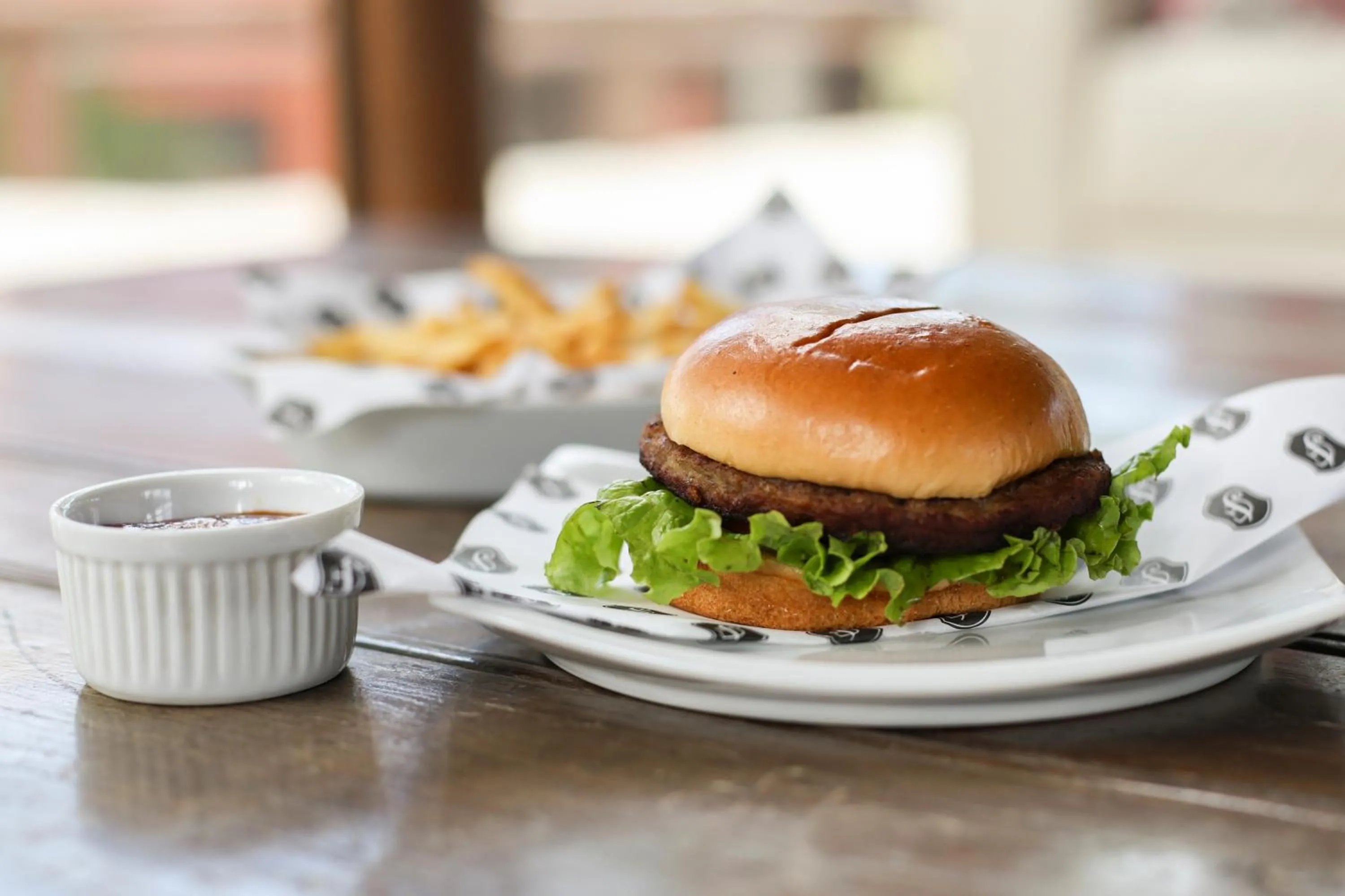 Restaurant/places to eat in Pontal da Ferradura