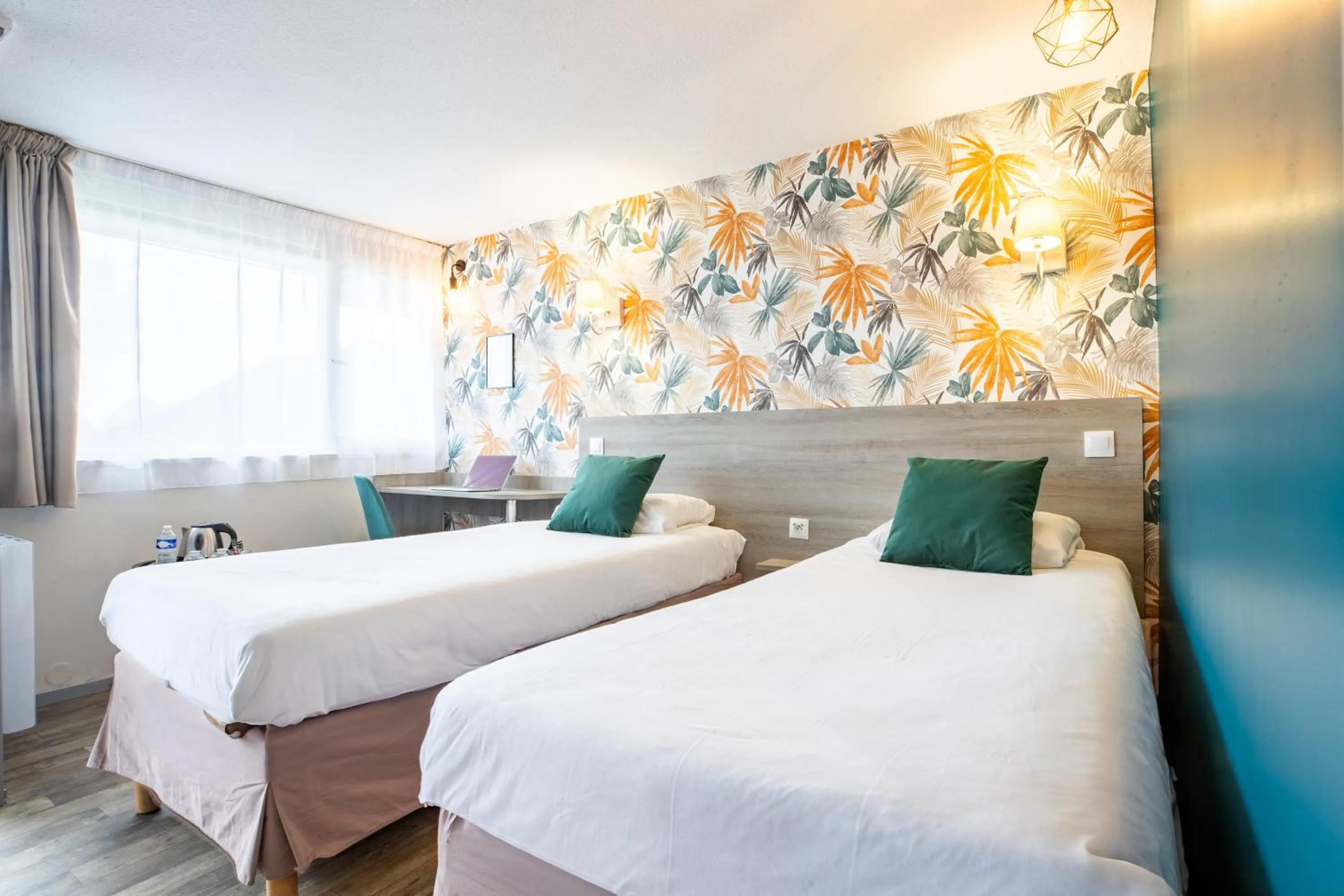 Bedroom, Bed in Kyriad Valenciennes Sud - Rouvignies