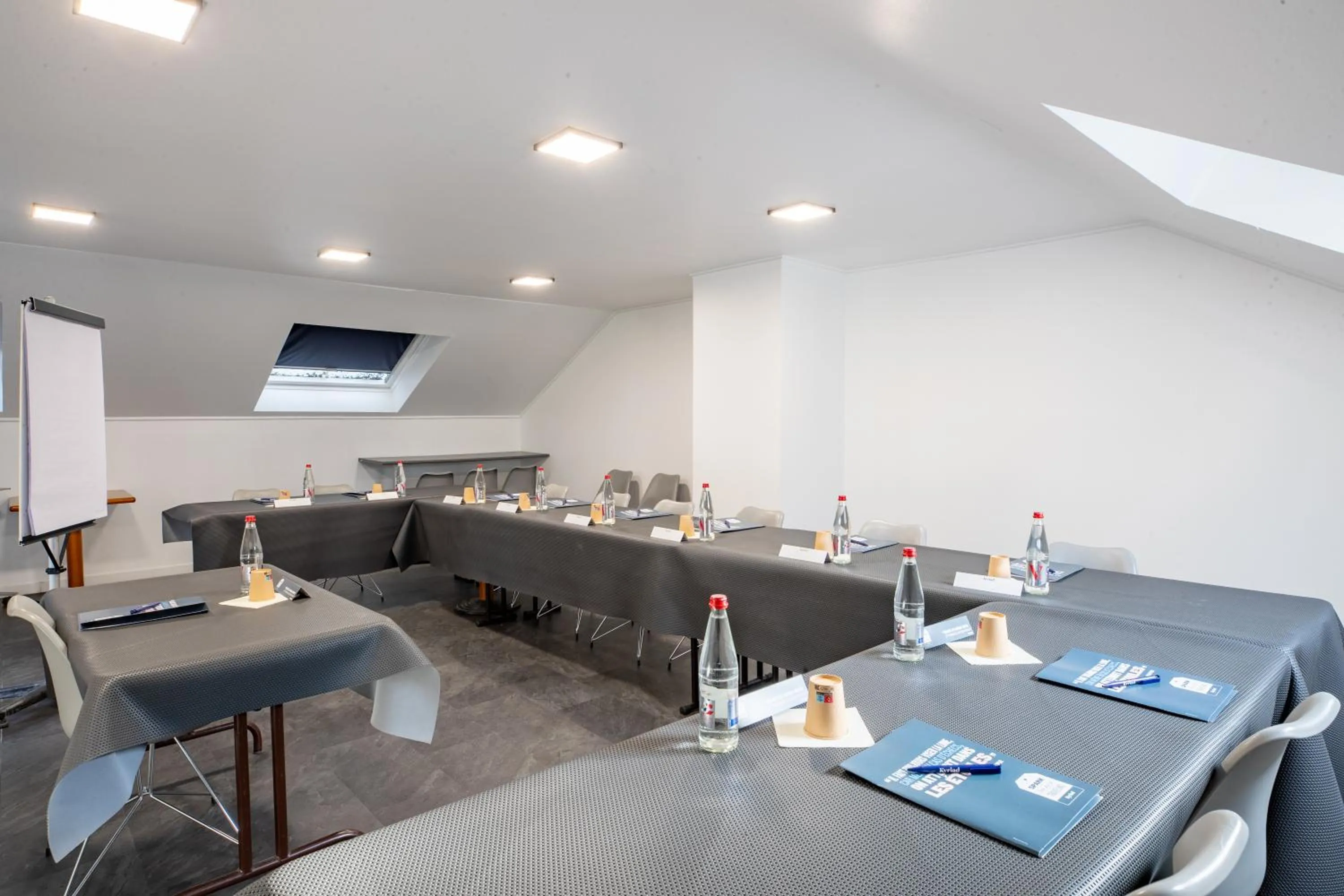 Meeting/conference room in Kyriad Valenciennes Sud - Rouvignies