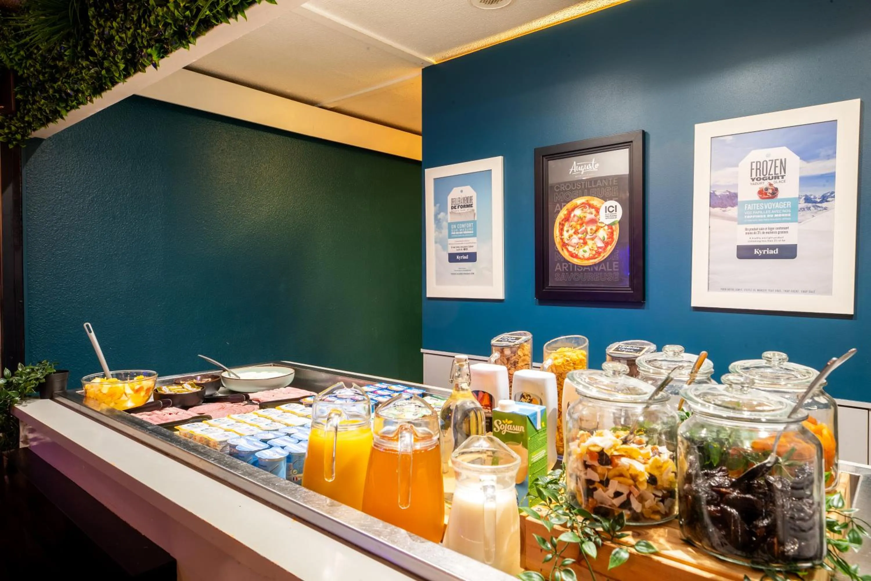 Buffet breakfast in Kyriad Valenciennes Sud - Rouvignies