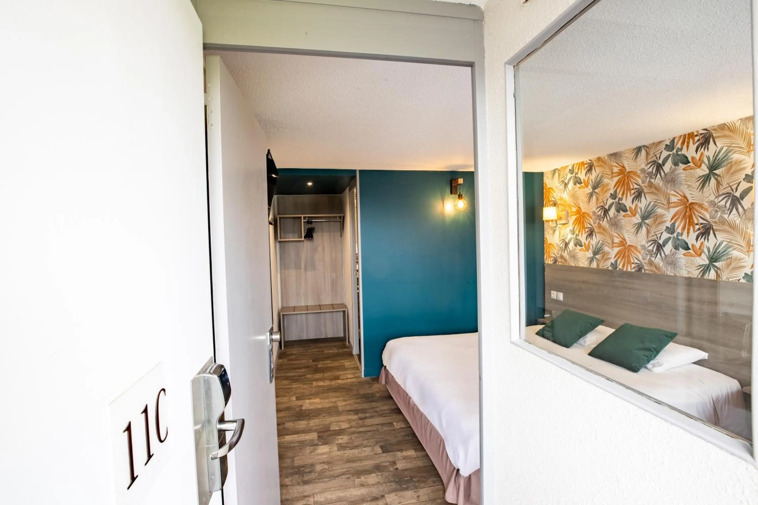 Bedroom, Bed in Kyriad Valenciennes Sud - Rouvignies