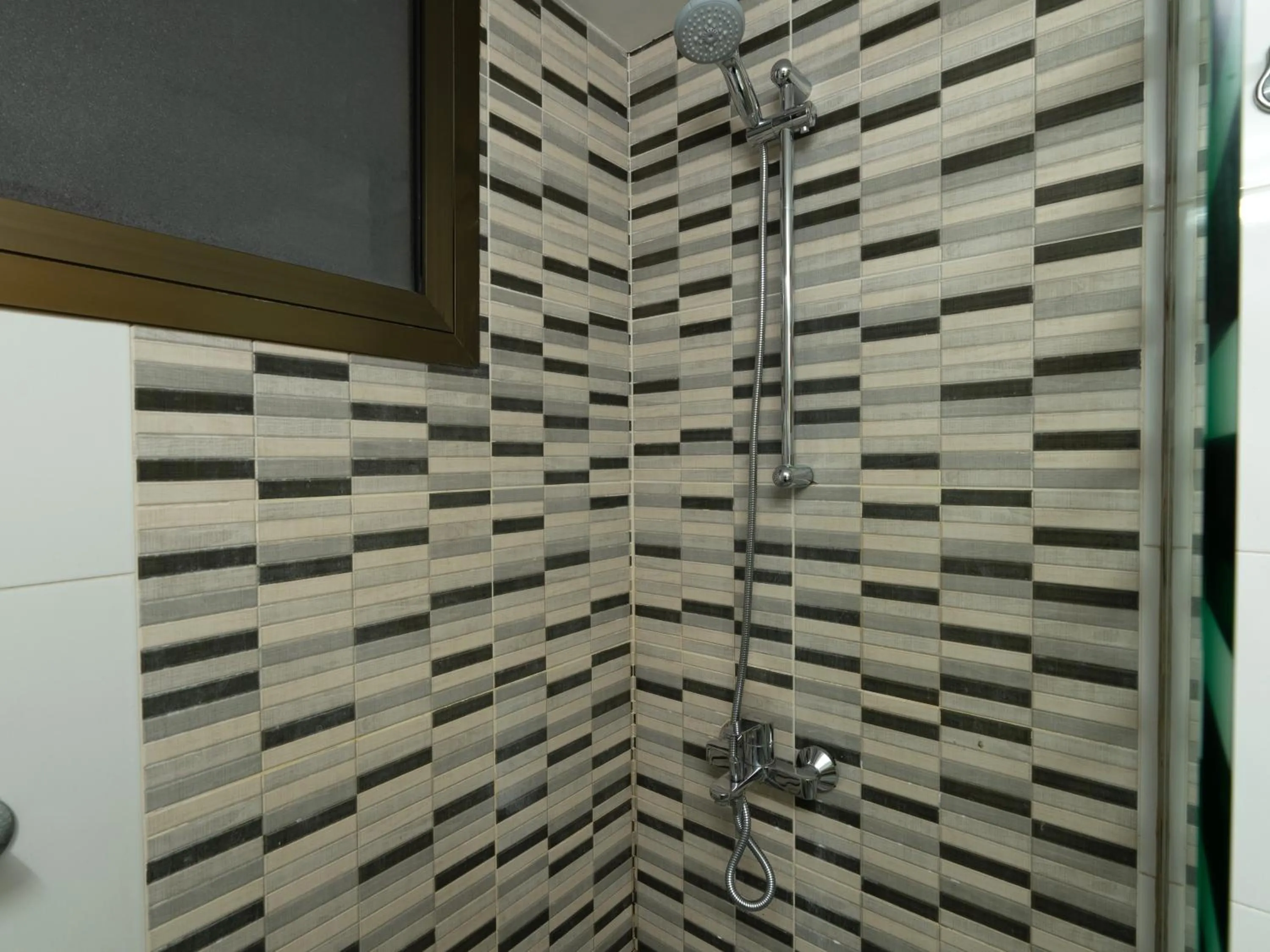 Shower in Sendan Residence