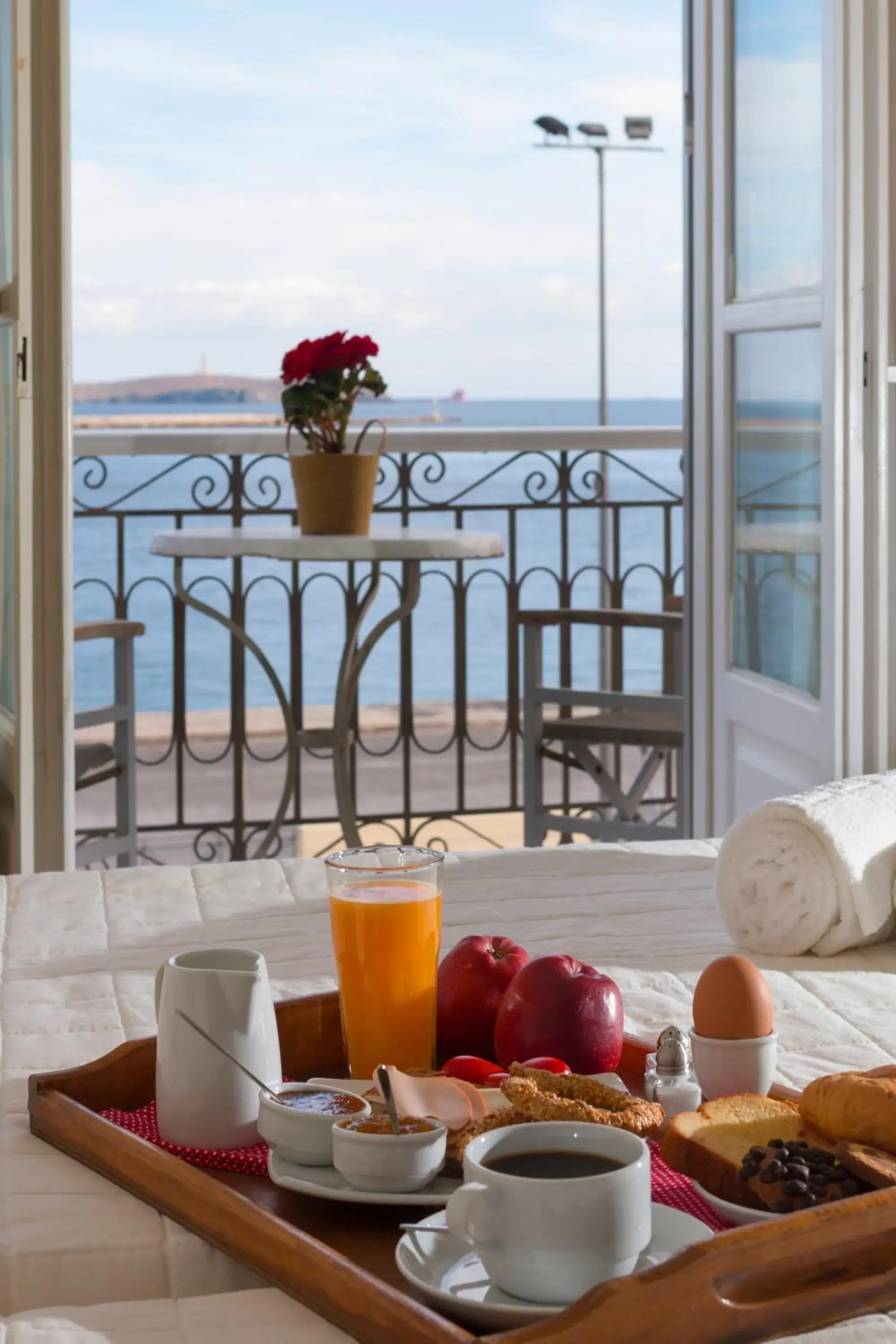 Twin Room with Balcony and Sea View in Esperance 1 Twin Room with Balcony and Sea View in Esperance 1