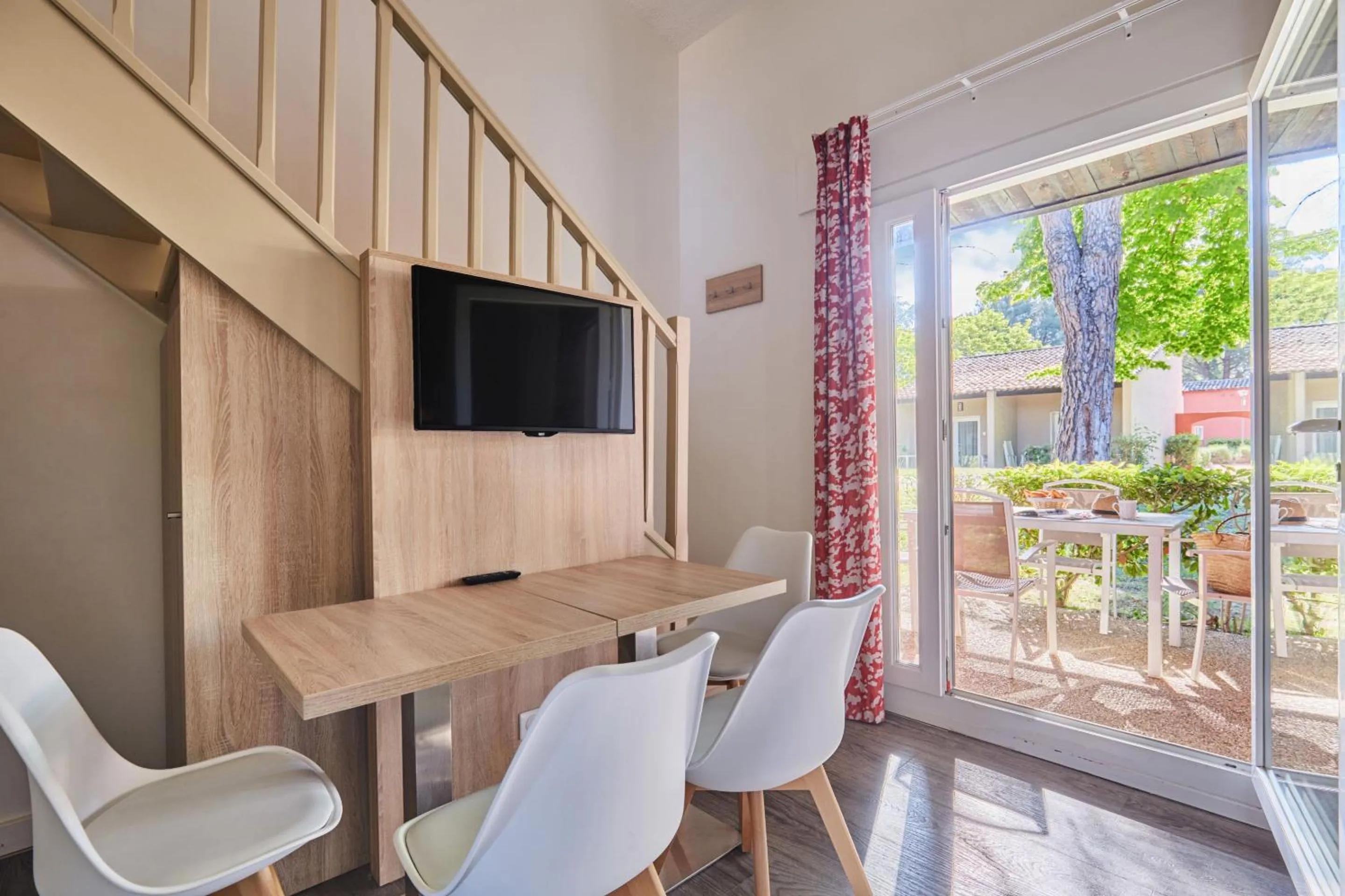 Dining area in Résidence Odalys Le Village Camarguais Les Gardians