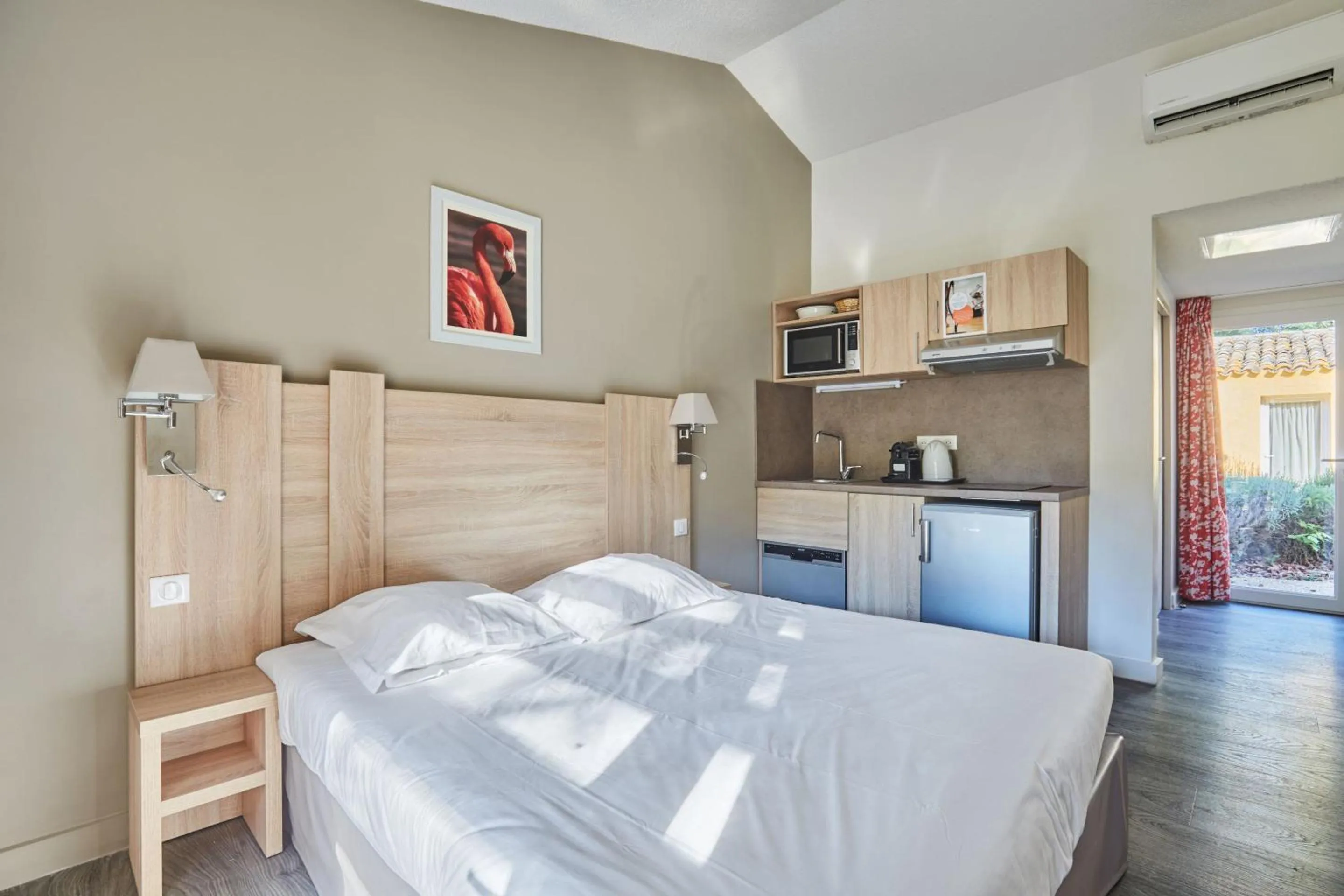 Bedroom, Bed in Résidence Odalys Le Village Camarguais Les Gardians